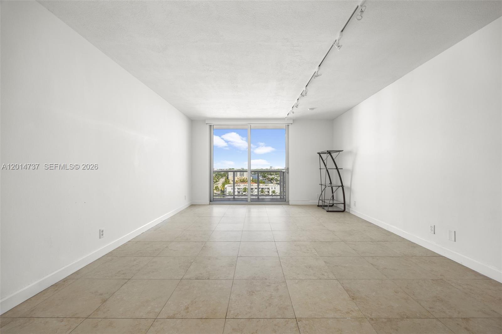 900 Bay Dr #1005 + Dock DS14 Miami Beach, FL 33141