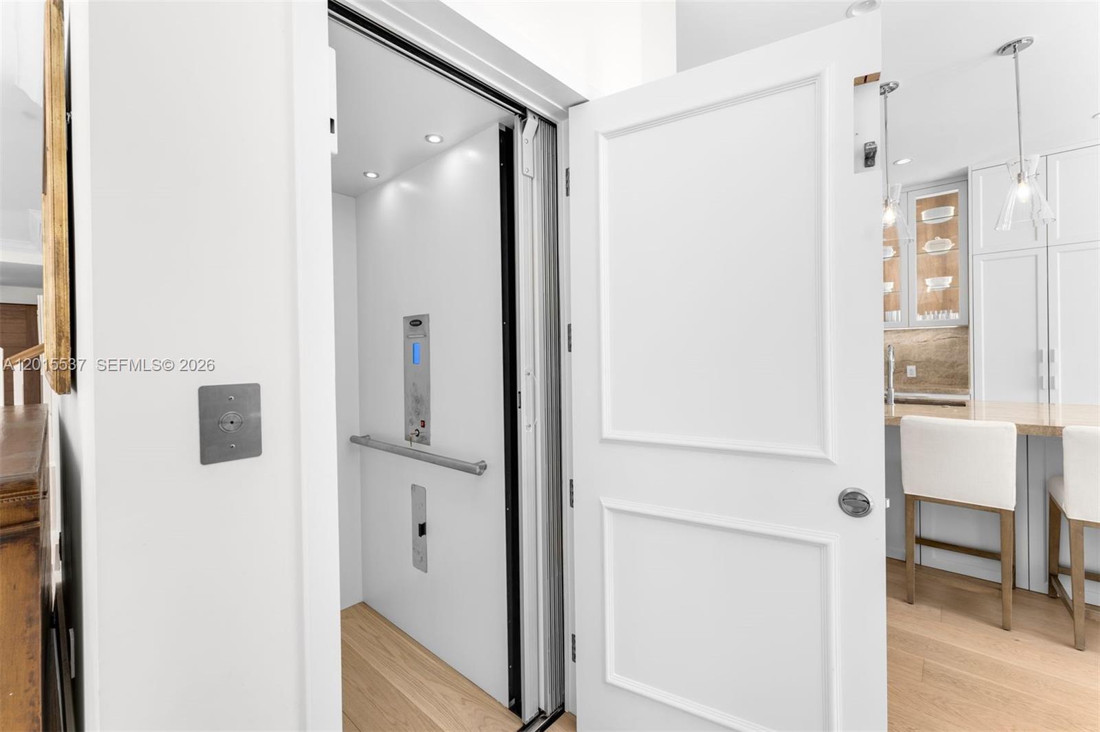 3 Turtle Walk Key Biscayne, FL 33149