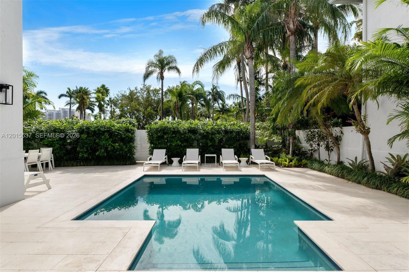 3 Turtle Walk Key Biscayne, FL 33149