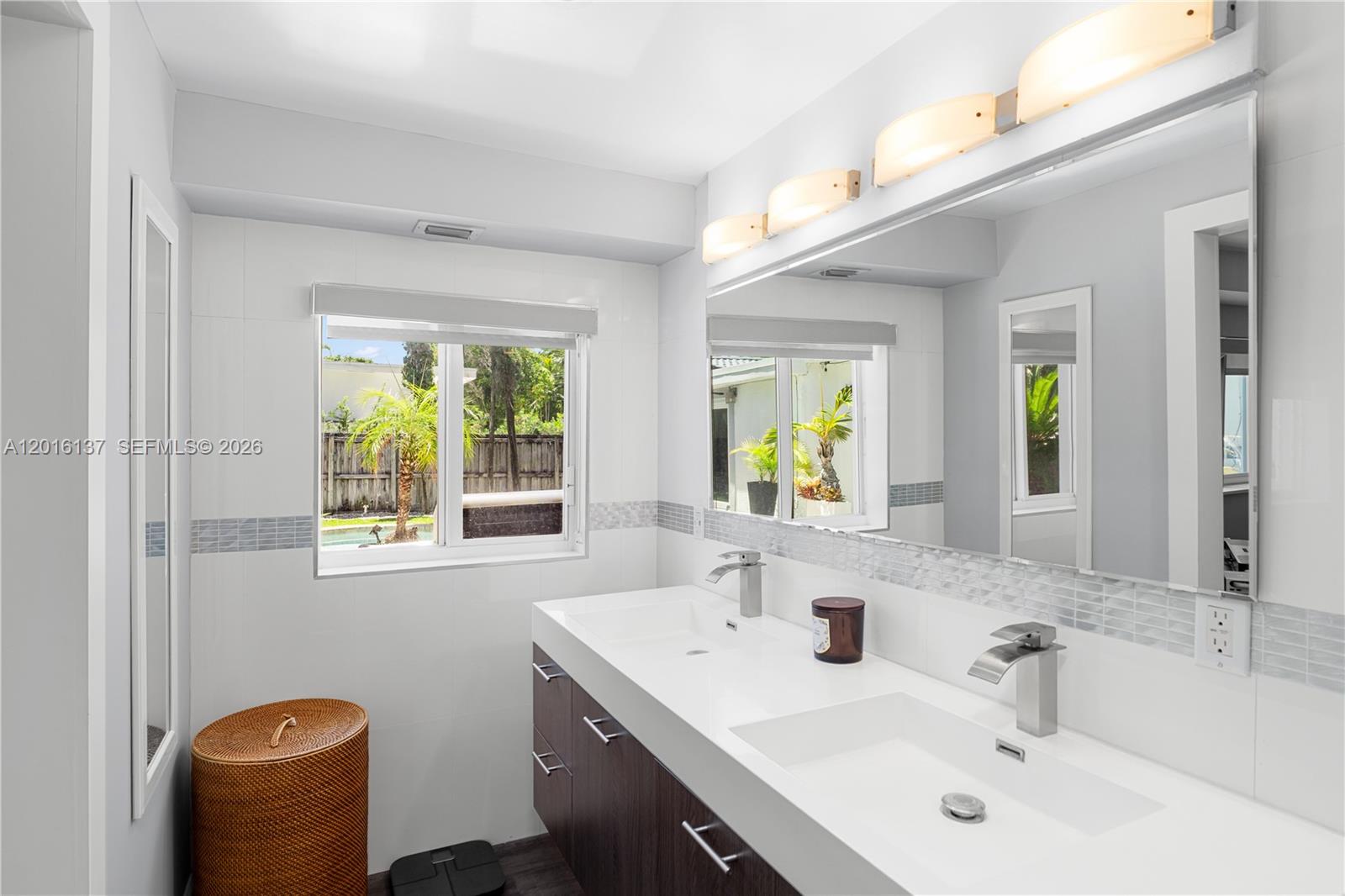 2010 Alamanda Dr North Miami, FL 33181