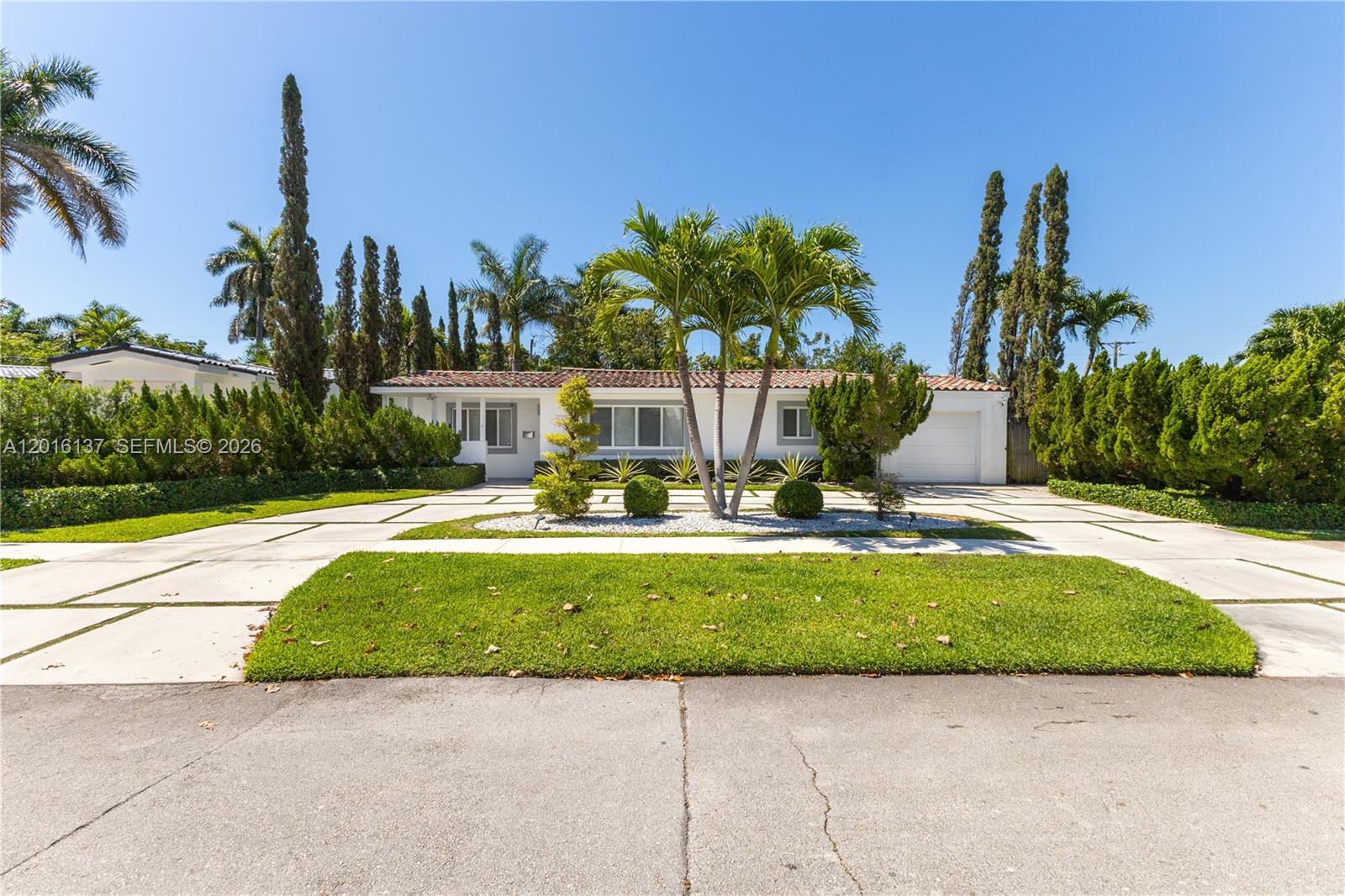 2010 Alamanda Dr North Miami, FL 33181