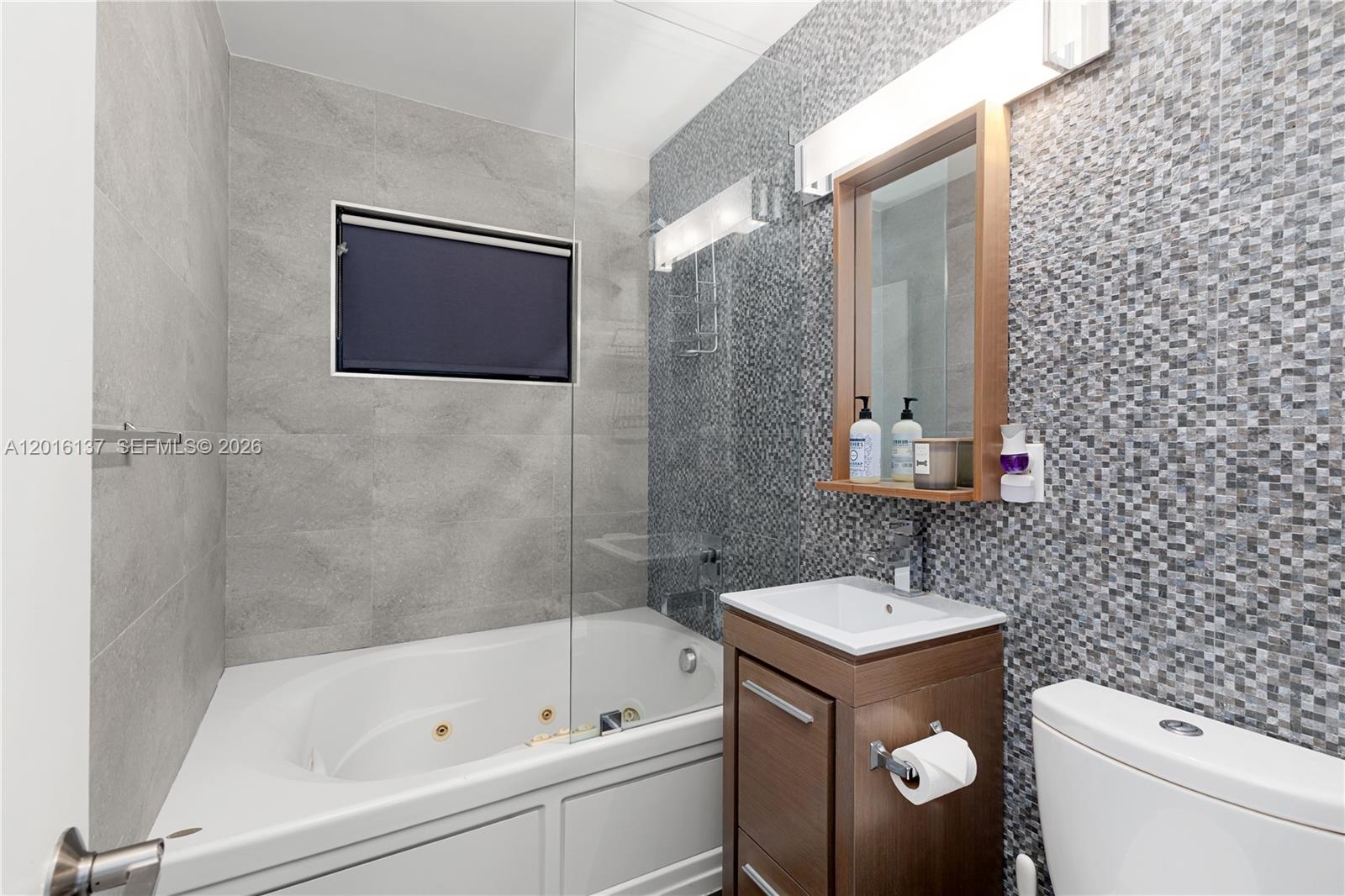 2010 Alamanda Dr North Miami, FL 33181