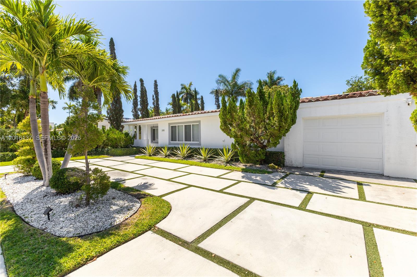 2010 Alamanda Dr North Miami, FL 33181