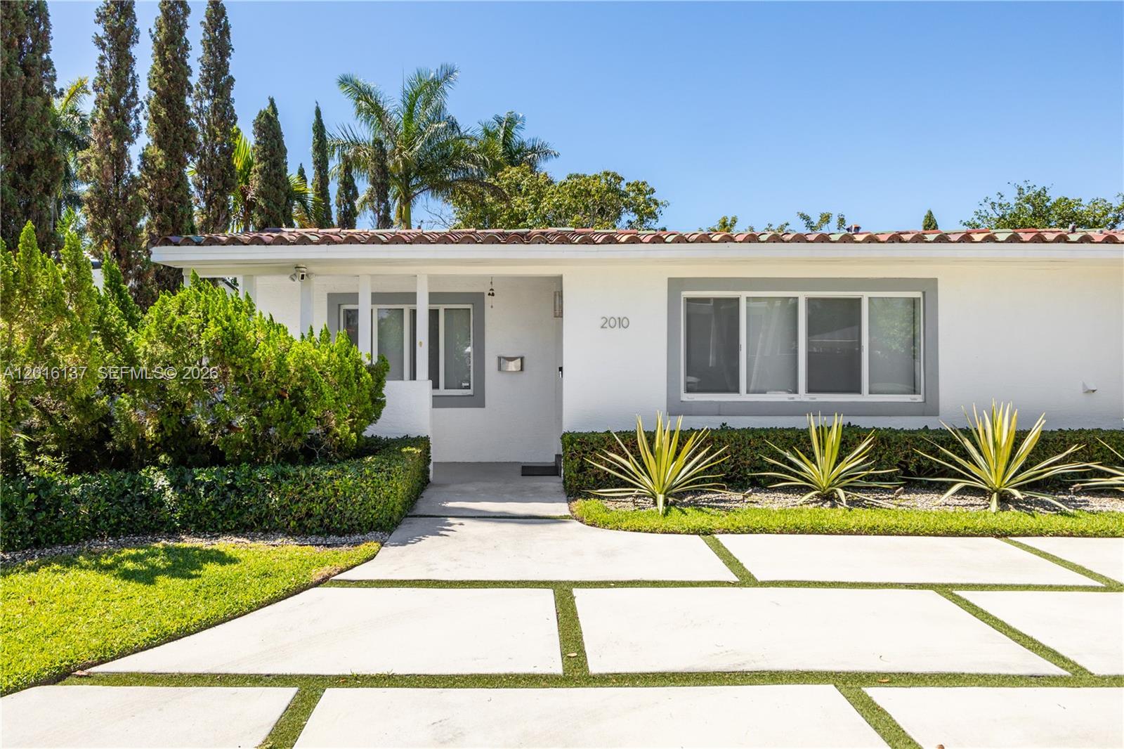 2010 Alamanda Dr North Miami, FL 33181