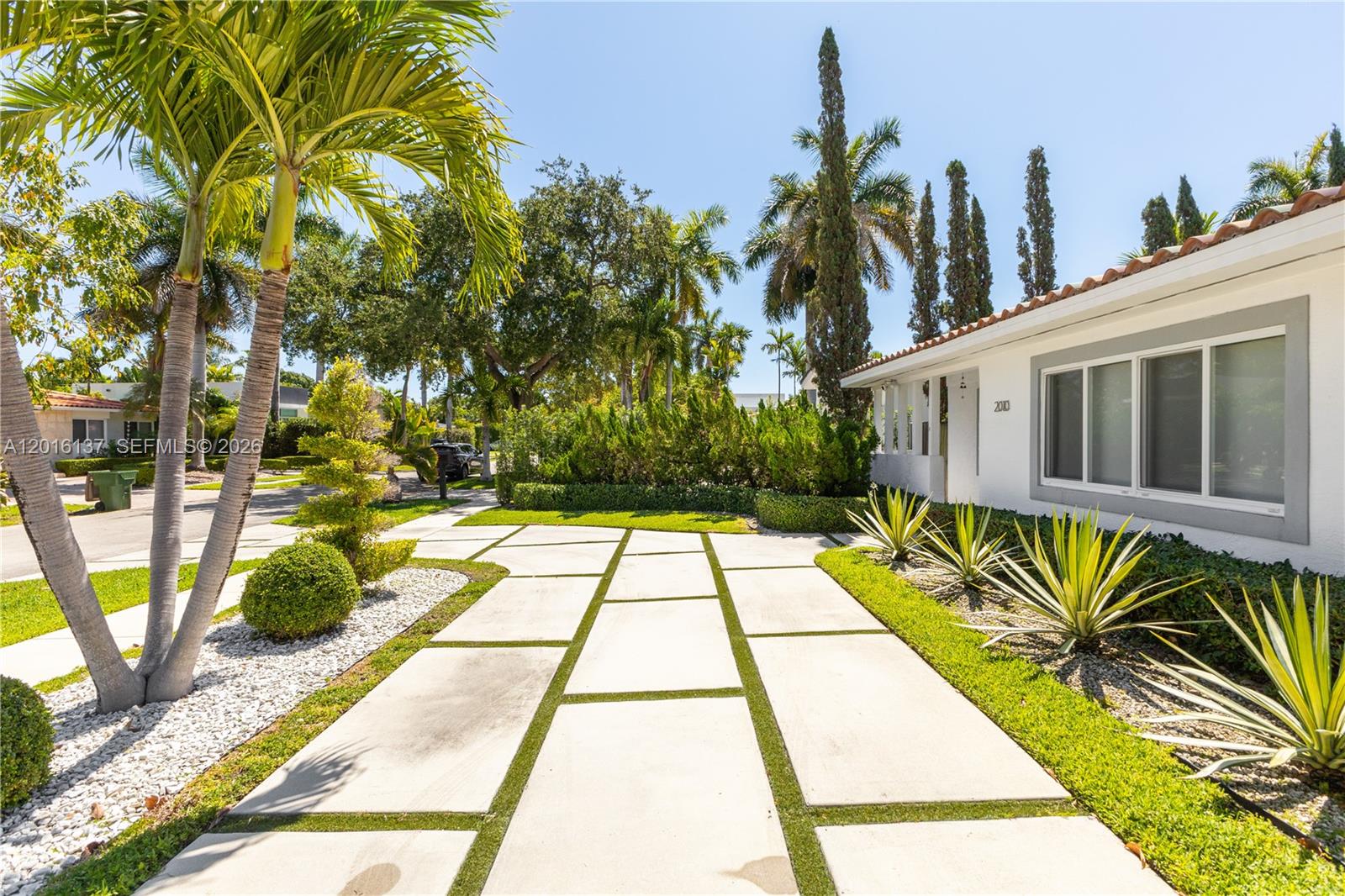 2010 Alamanda Dr North Miami, FL 33181