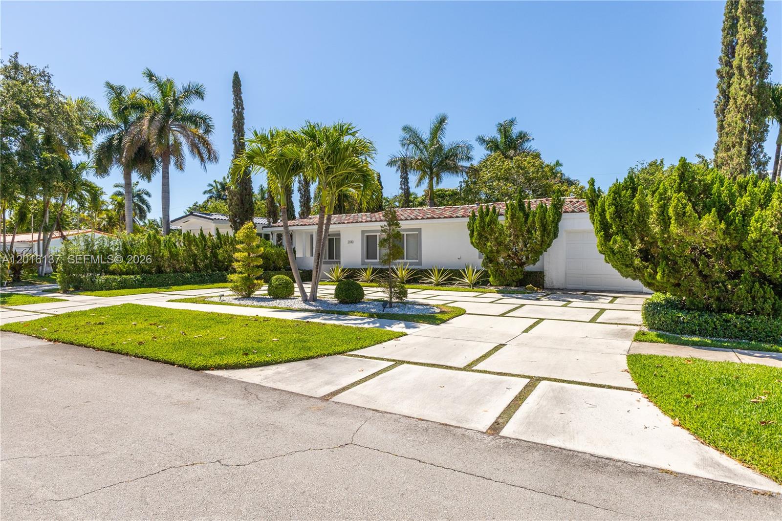 2010 Alamanda Dr North Miami, FL 33181