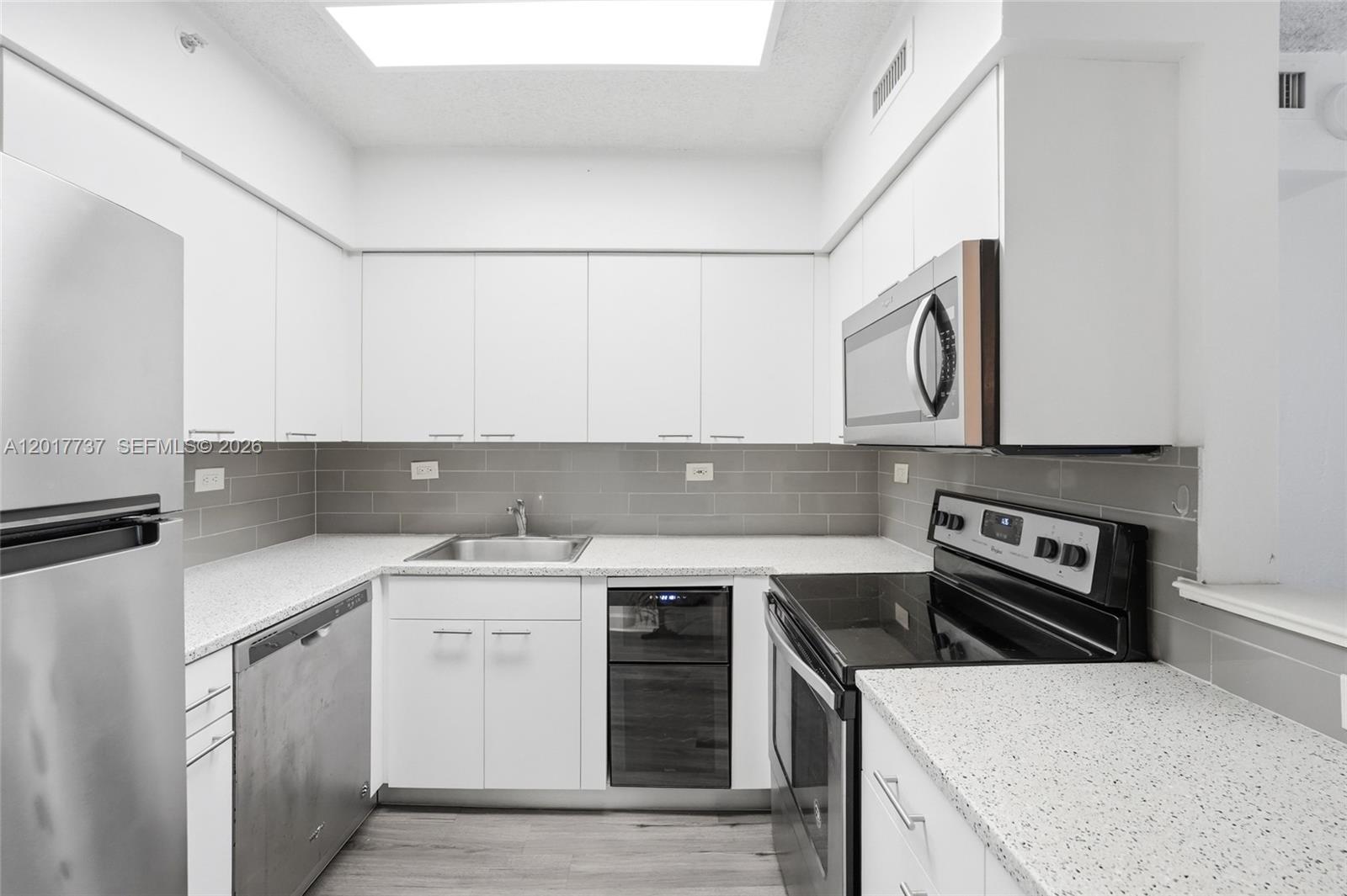 1500 Bay Rd #666S Miami Beach, FL 33139