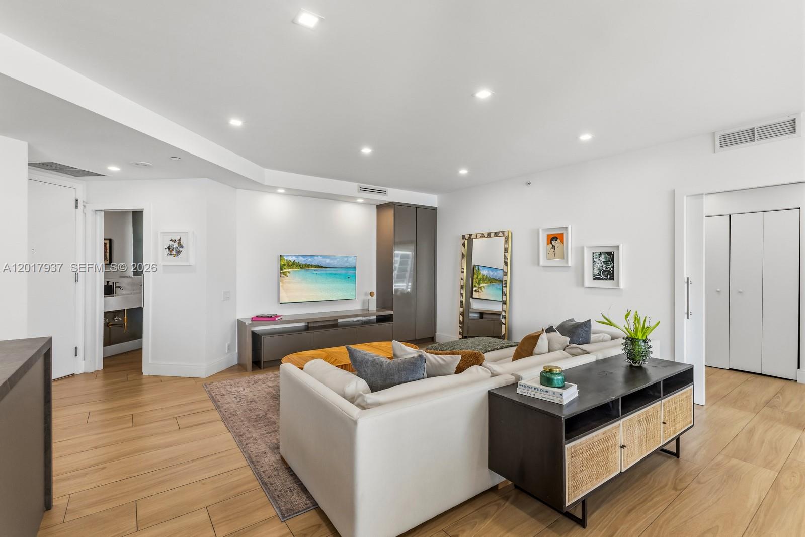 888 Brickell Key Dr #1207 Miami, FL 33131