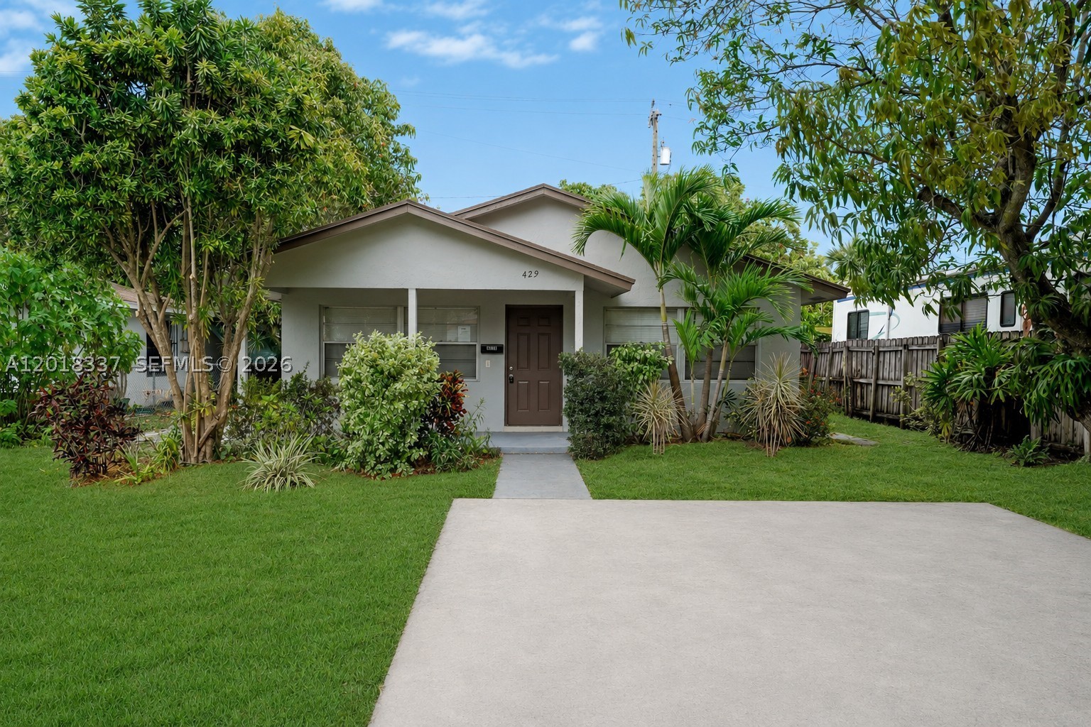 429 Avenida Hermosa