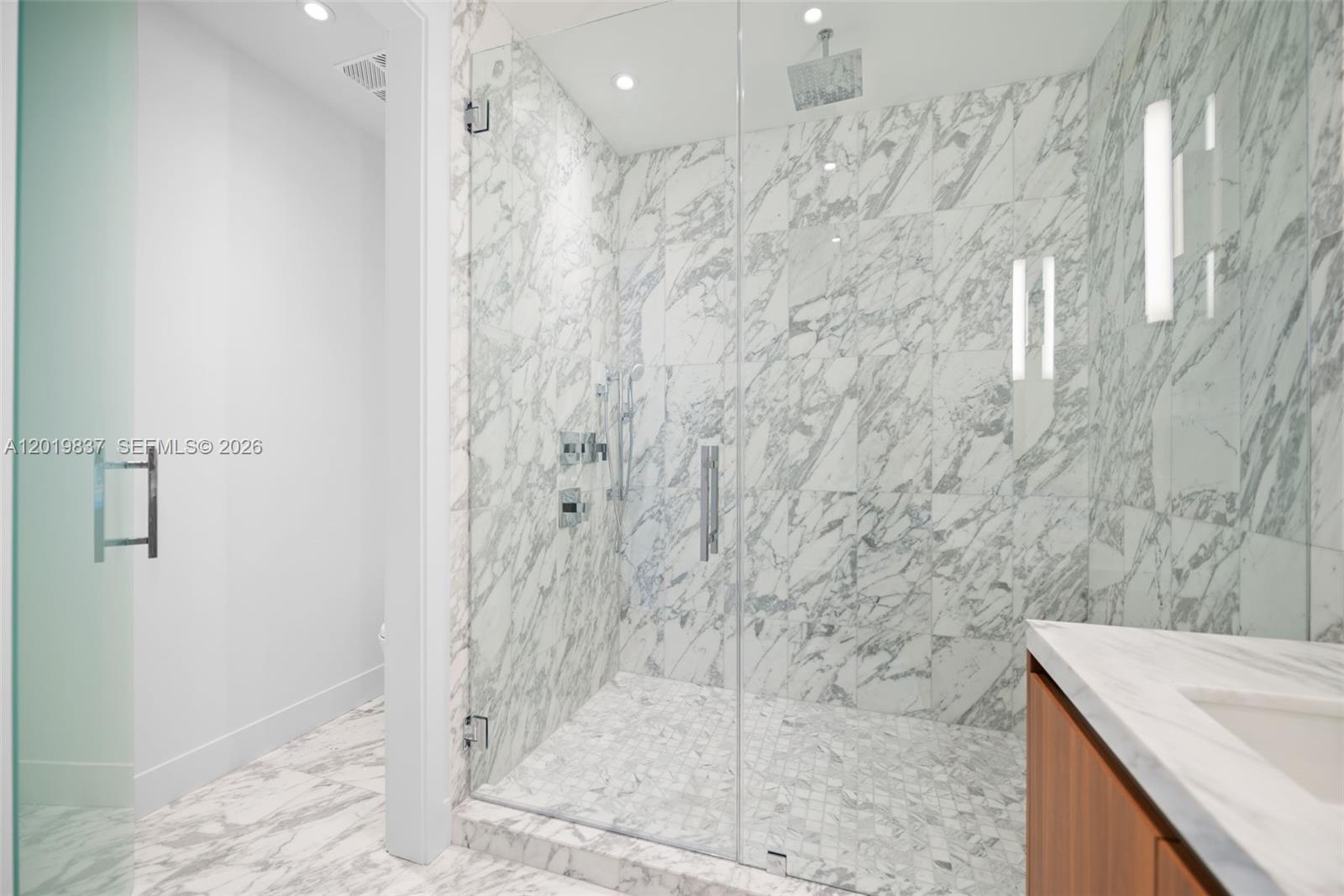 175 SE 25th Rd #801 Miami, FL 33129