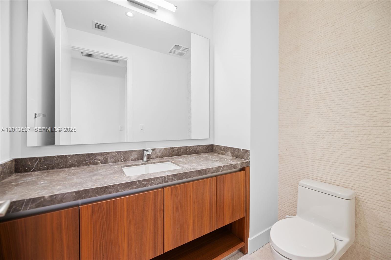 175 SE 25th Rd #801 Miami, FL 33129