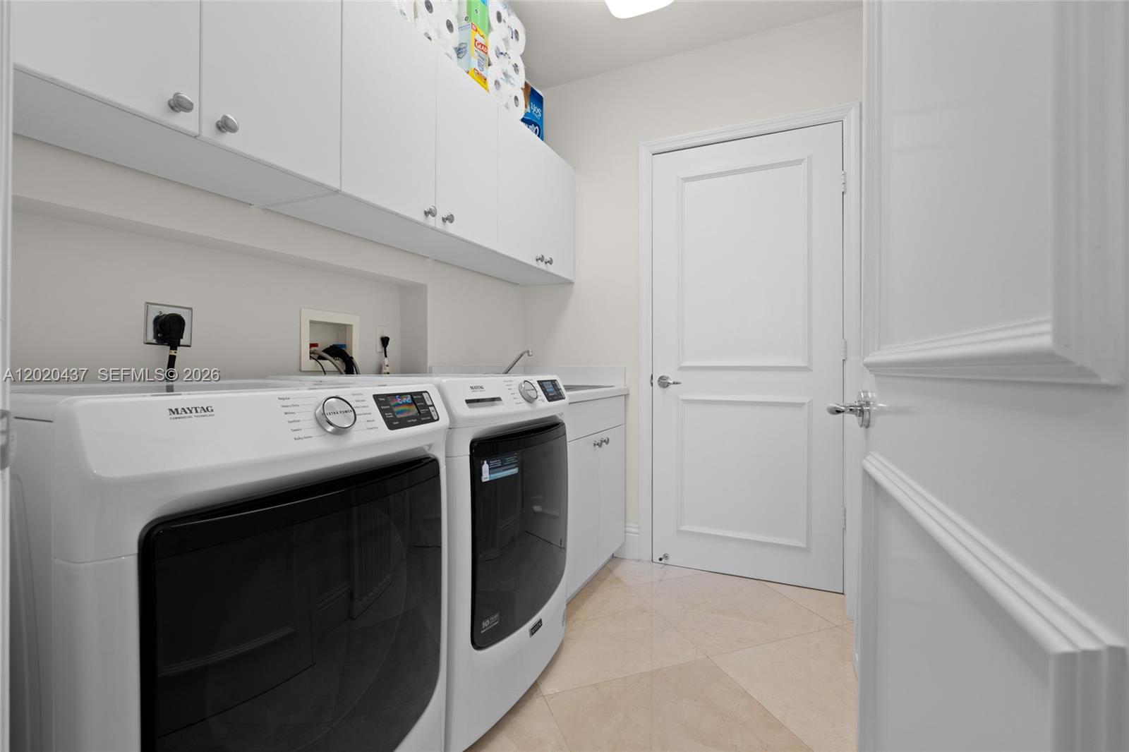 21200 Point Pl #2802 Aventura, FL 33180