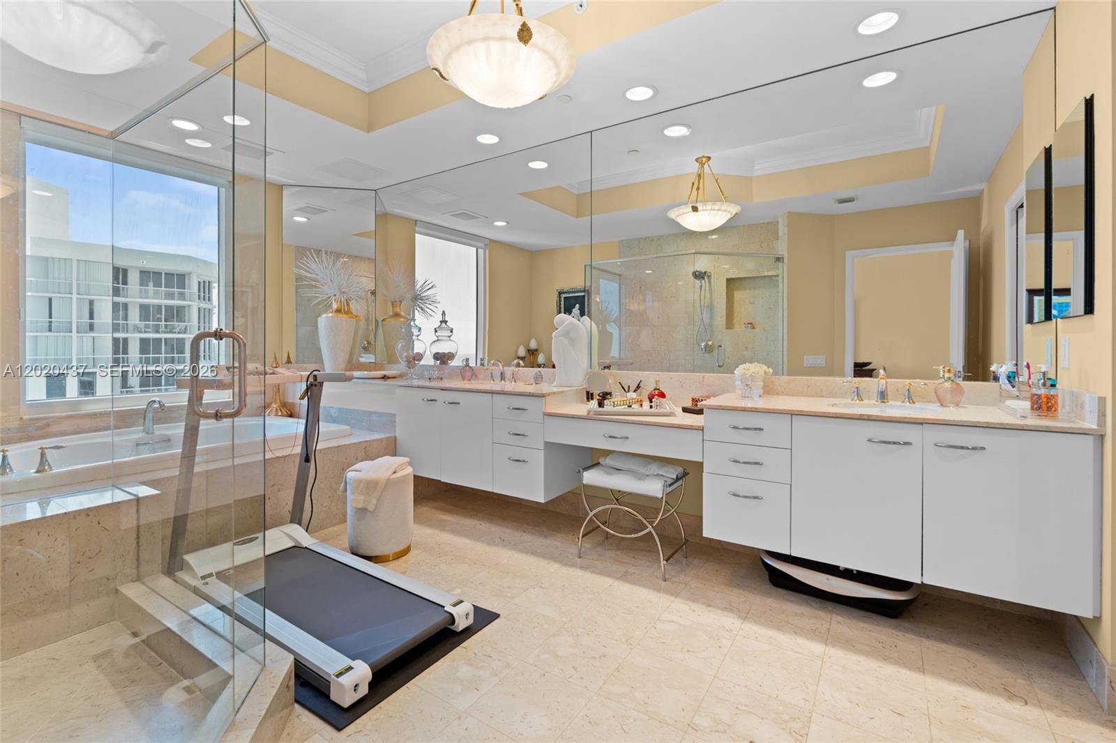 21200 Point Pl #2802 Aventura, FL 33180