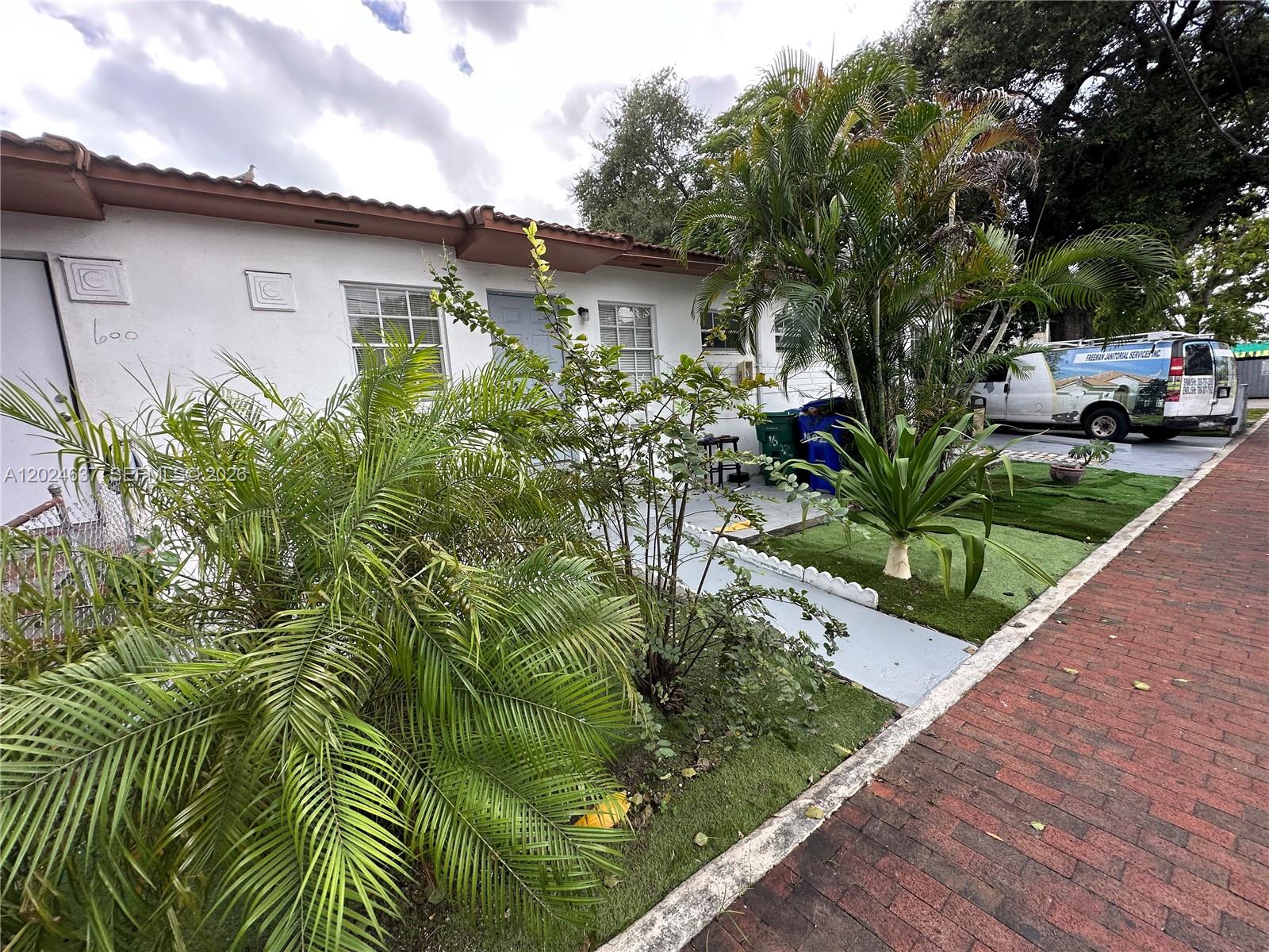 600 SW 16th Ave Miami, FL 33135