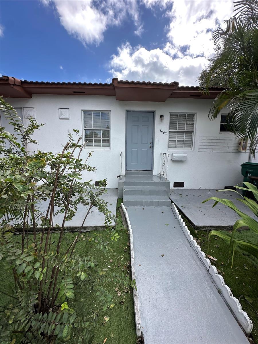 600 SW 16th Ave Miami, FL 33135