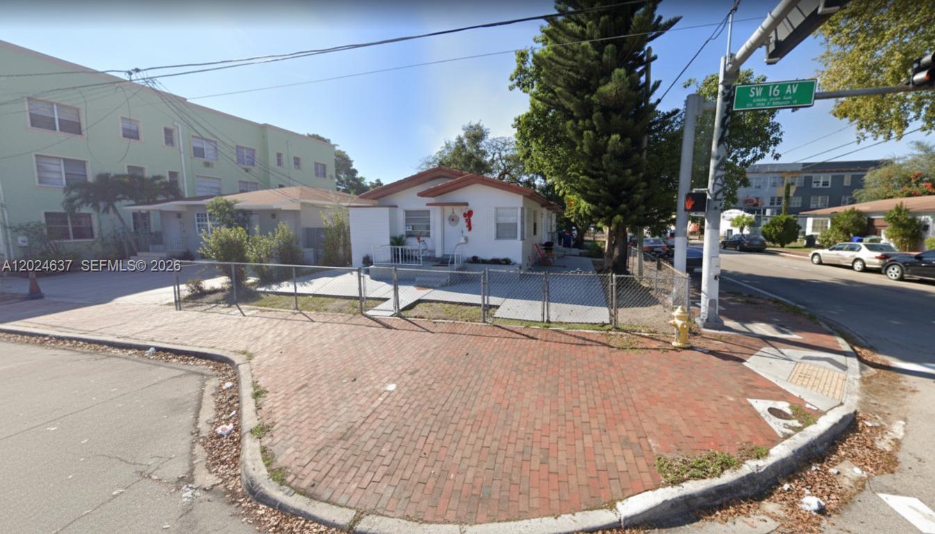600 SW 16th Ave Miami, FL 33135