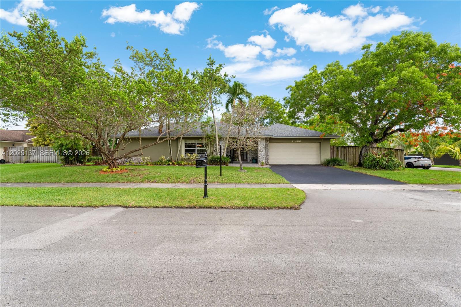 11480 SW 96th Ter Miami, FL 33176