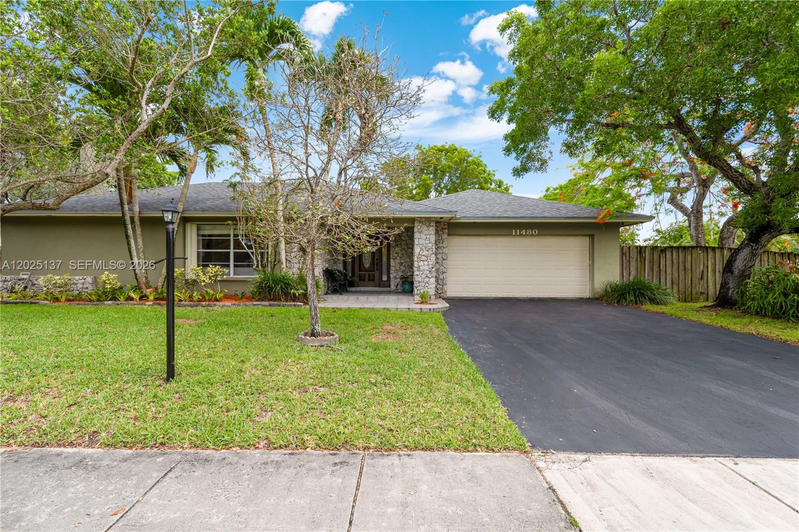 11480 SW 96th Ter Miami, FL 33176