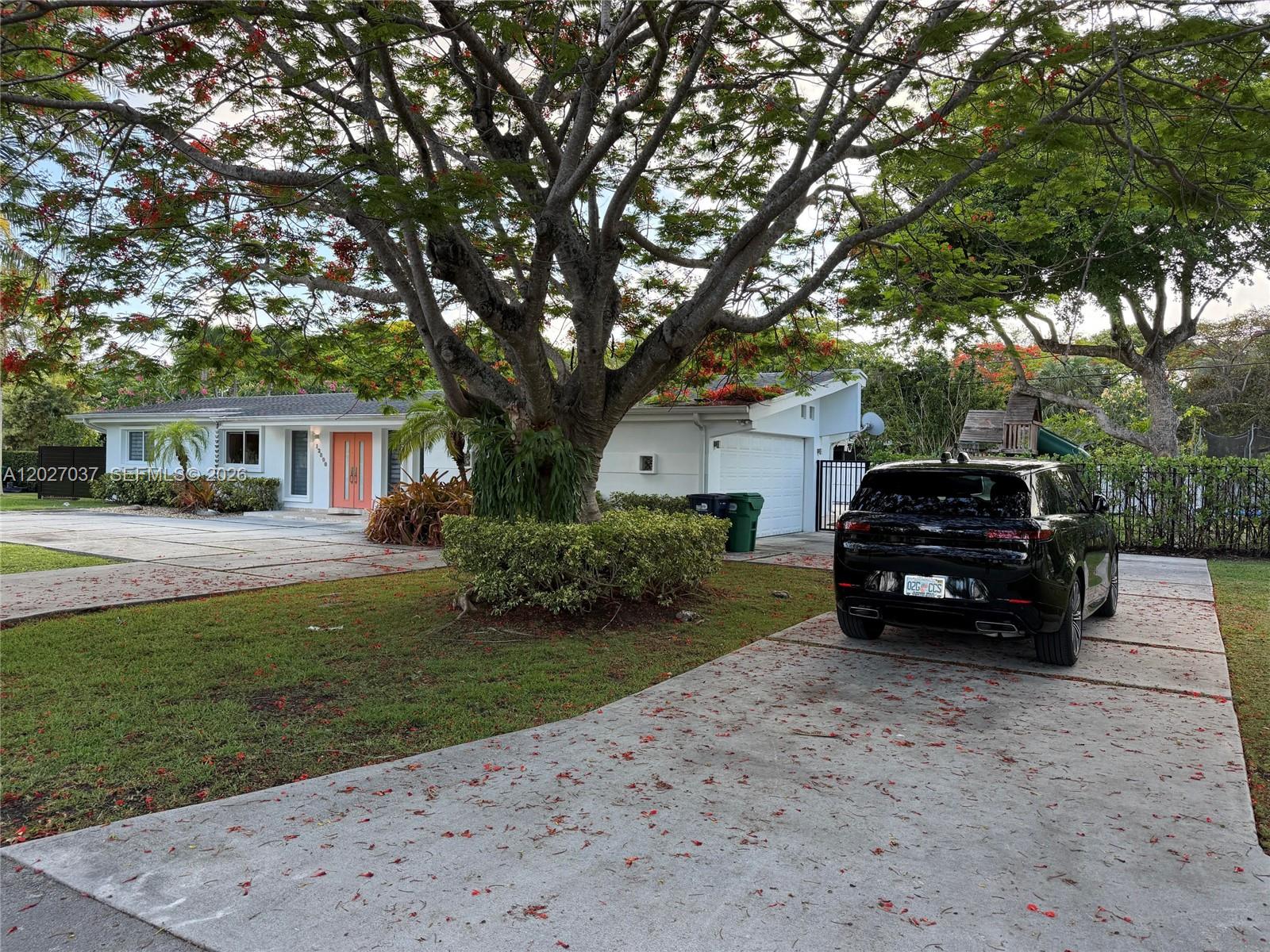 12800 SW 82nd Ct Pinecrest, FL 33156