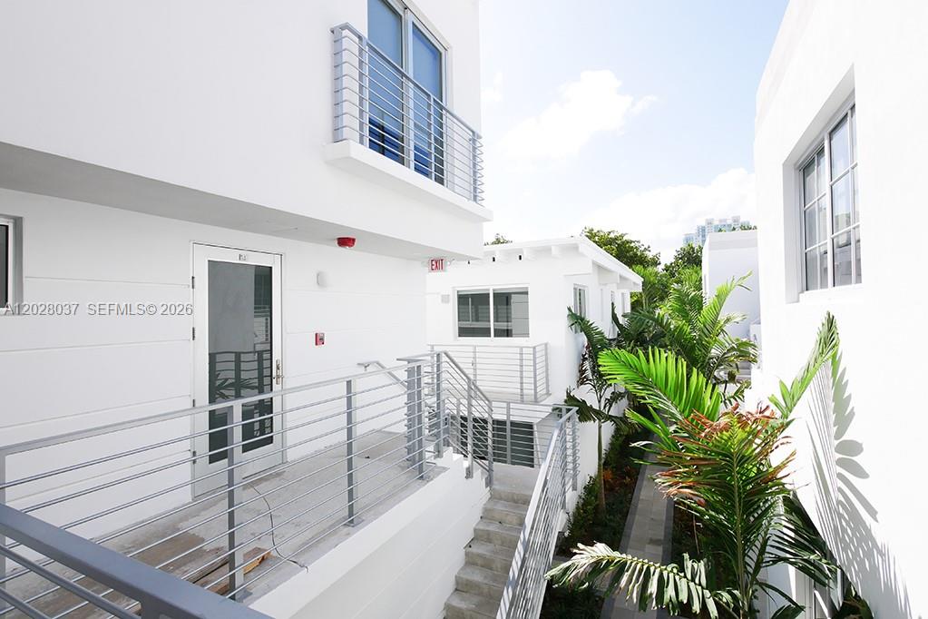 643 Jefferson Ave #9