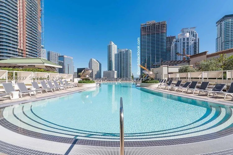 image Nine at Mary Brickell Village23