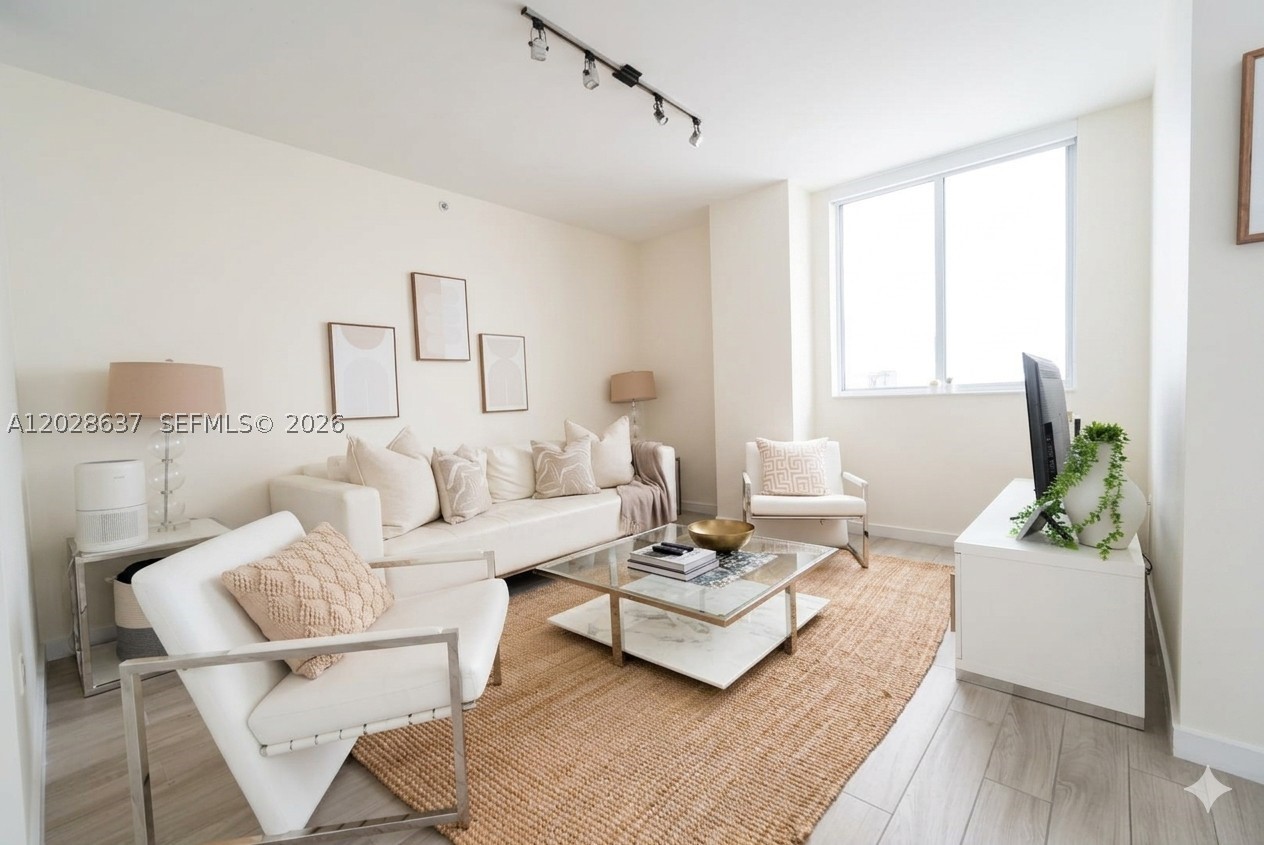 image Nine at Mary Brickell Village6