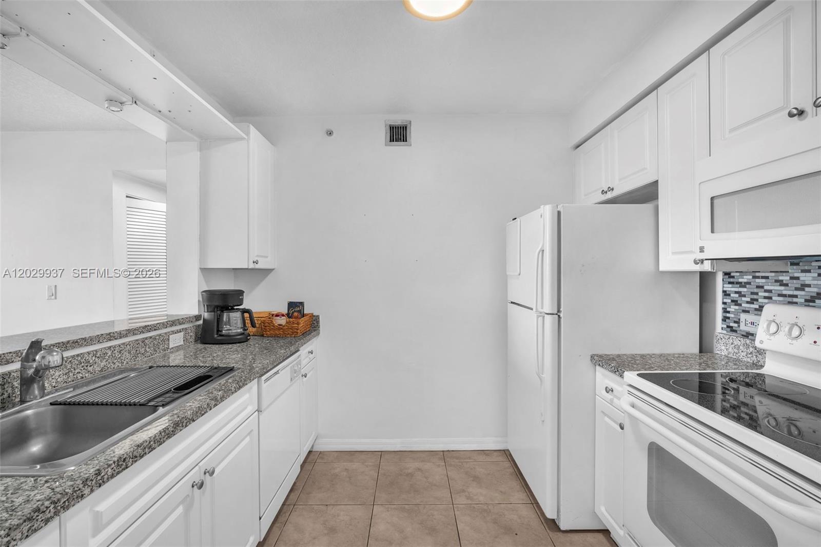 900 SW 8th St #1103 Miami, FL 33130