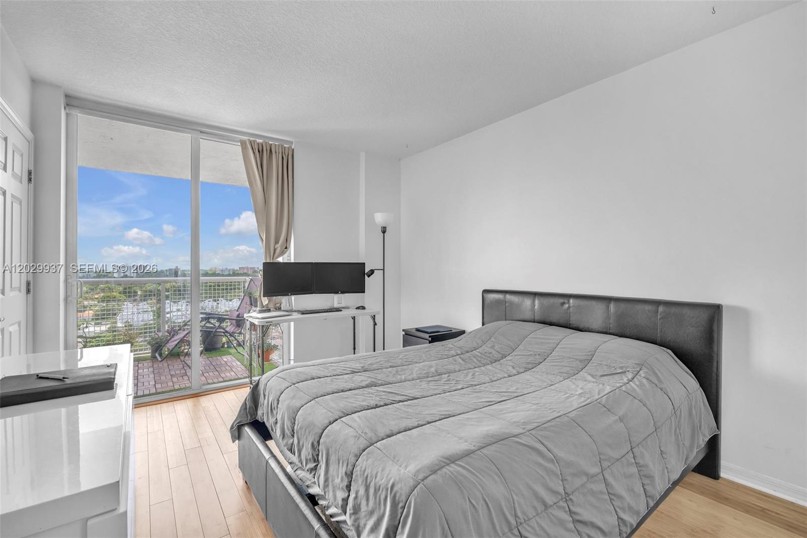 900 SW 8th St #1103 Miami, FL 33130