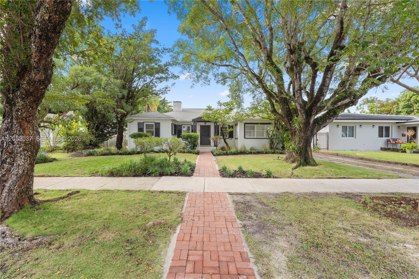 440 SW 29th Miami, FL 33129