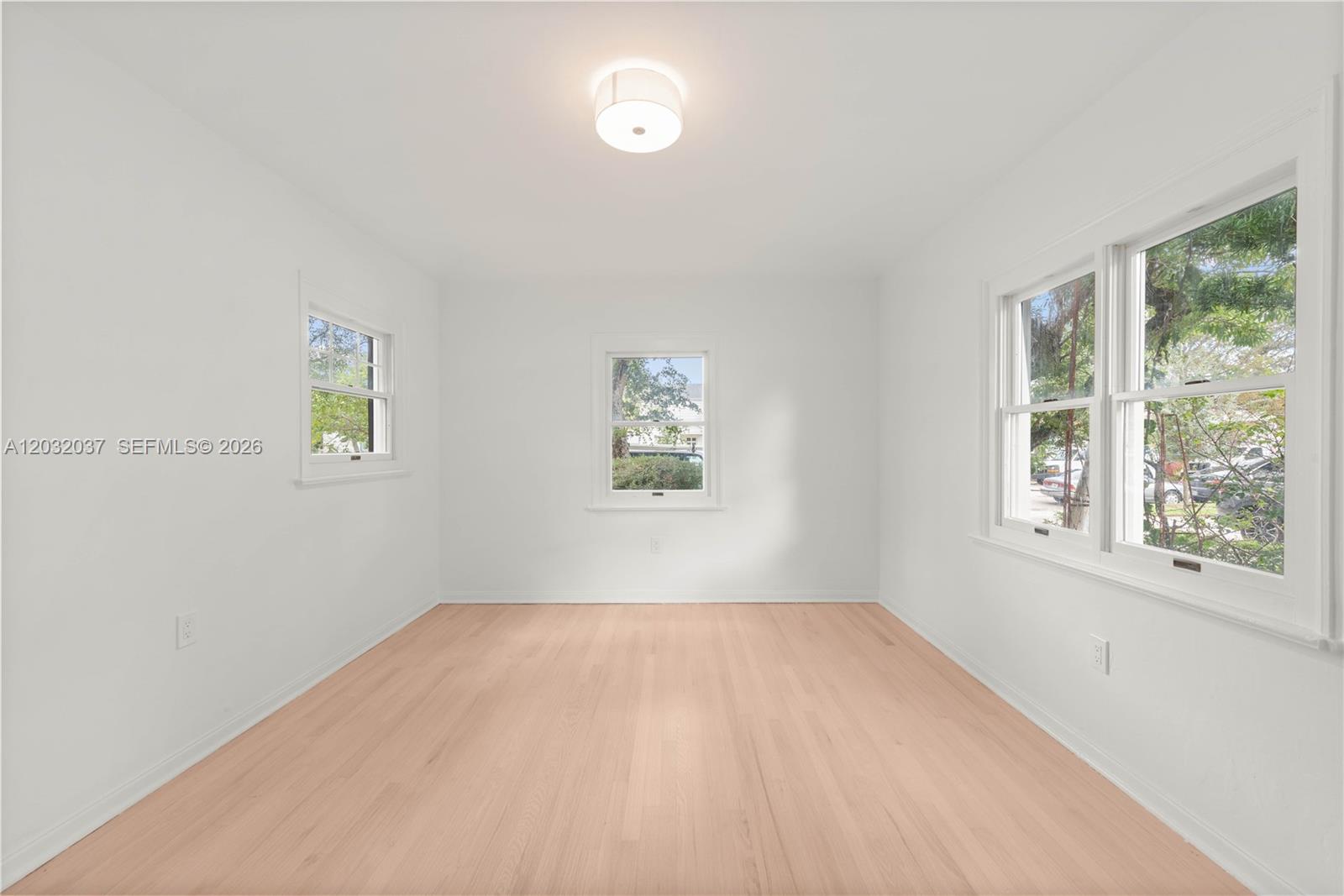 440 SW 29th Miami, FL 33129