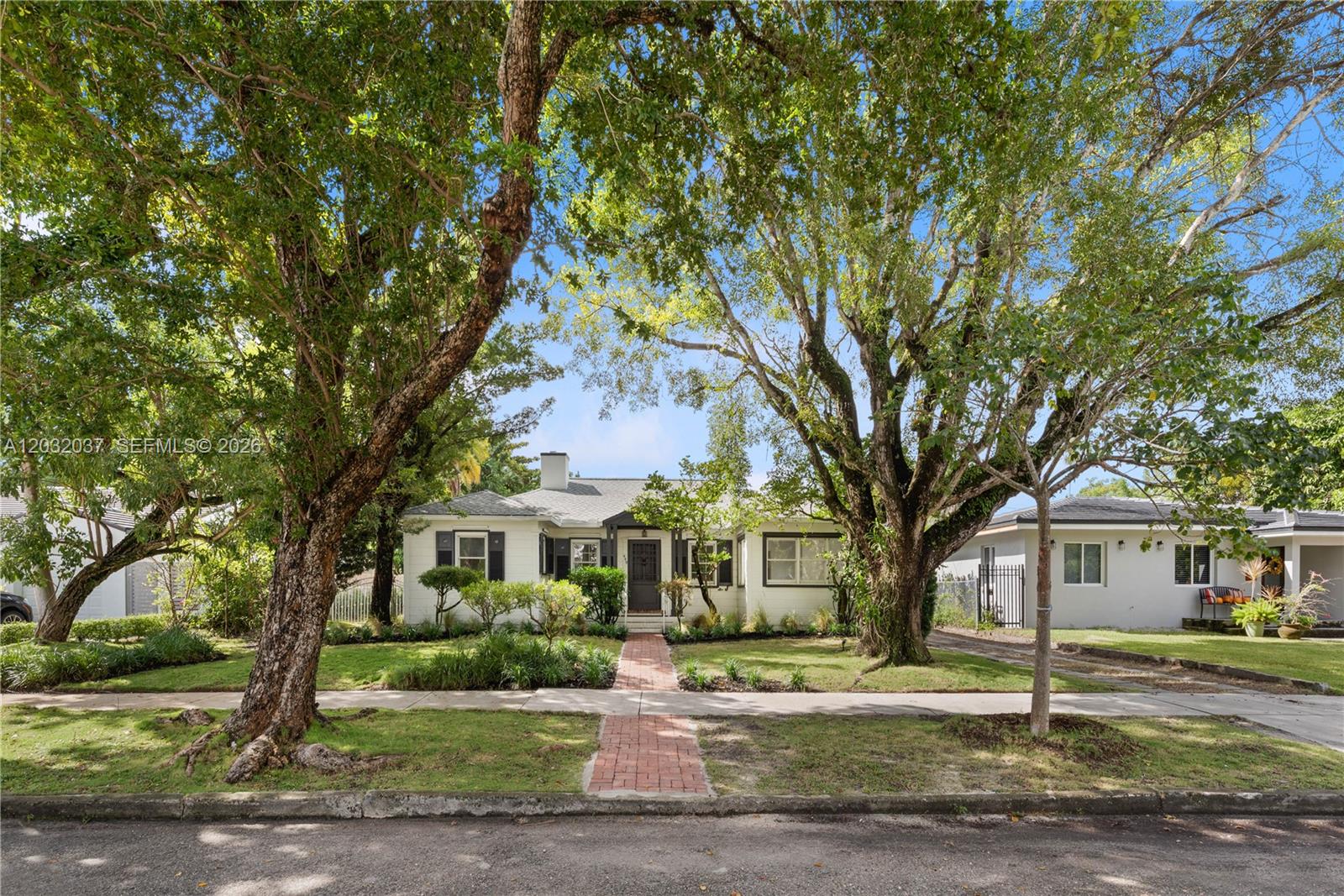 440 SW 29th Miami, FL 33129