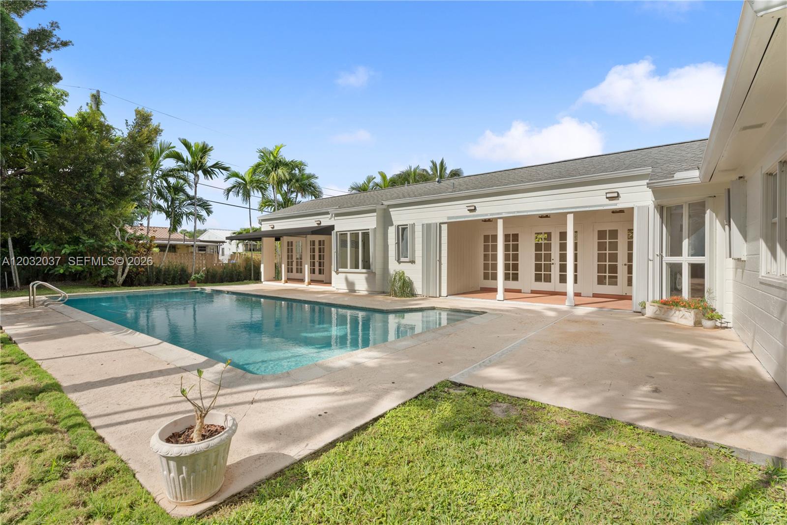 440 SW 29th Miami, FL 33129