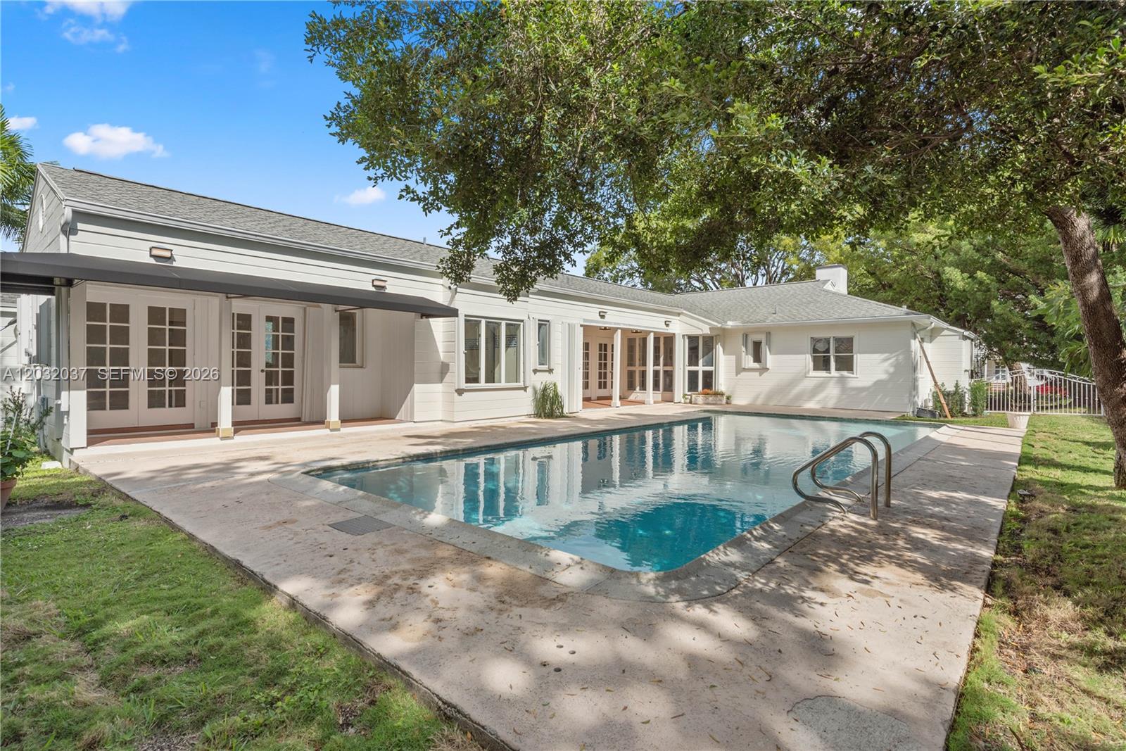 440 SW 29th Miami, FL 33129