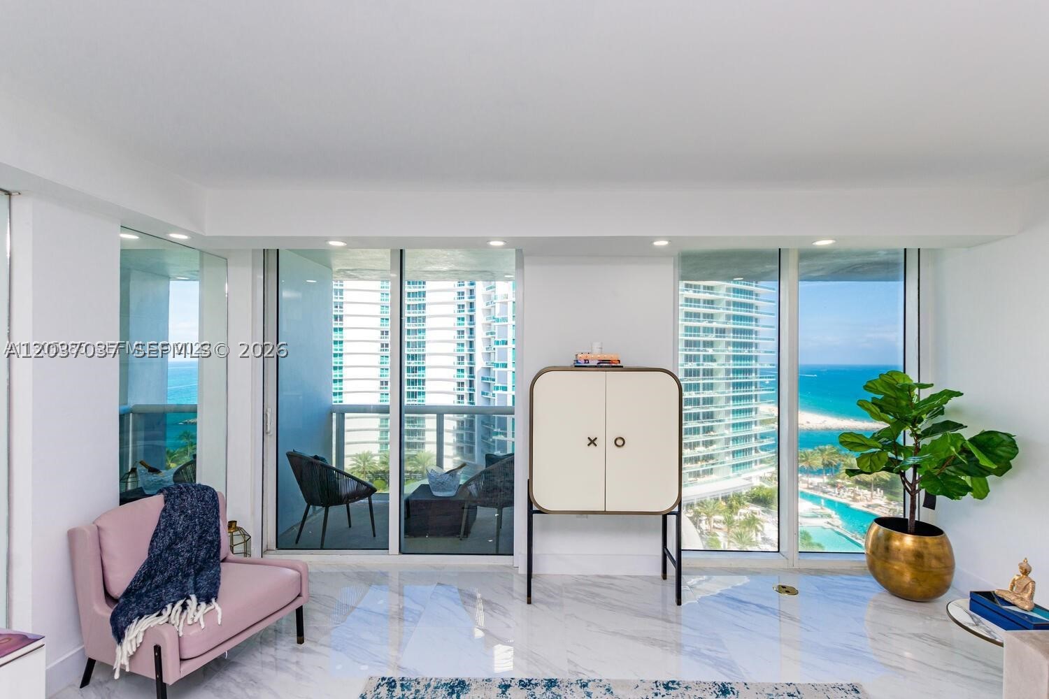 image Harbour House25