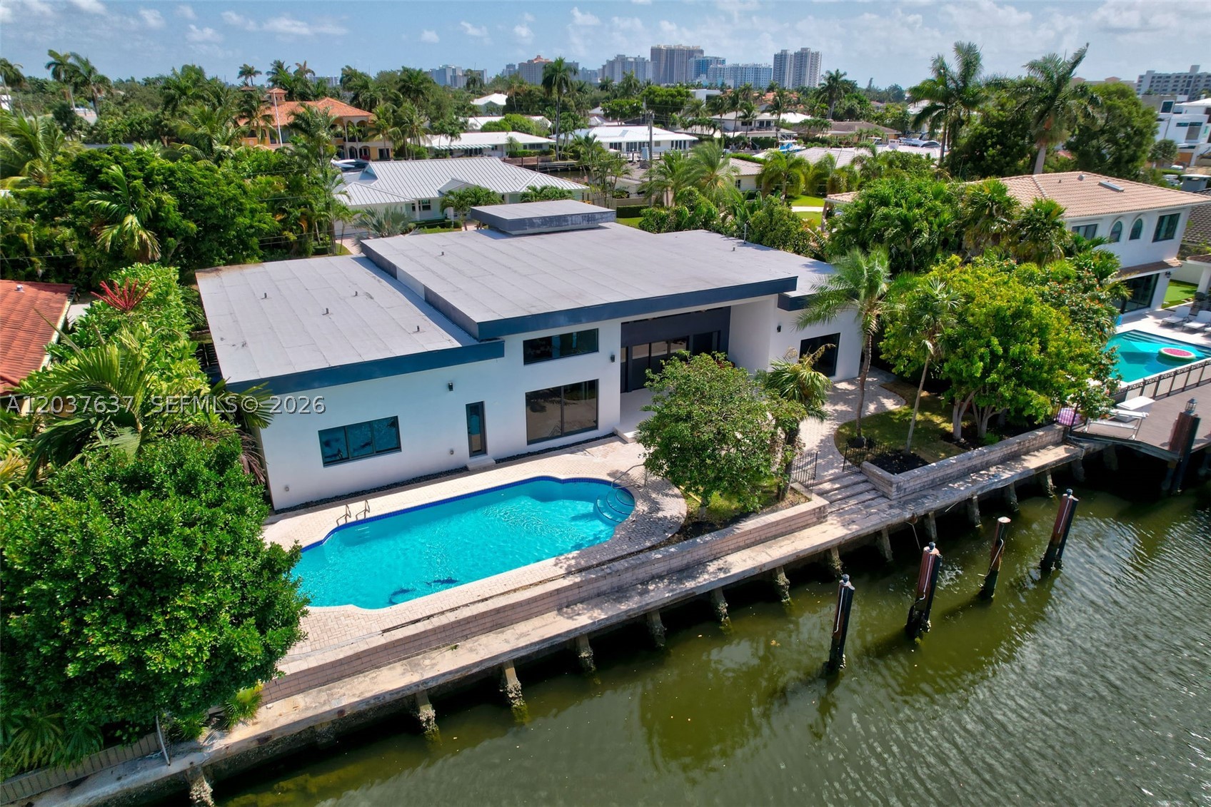 2832 NE 24th Ct Fort Lauderdale, FL 33305