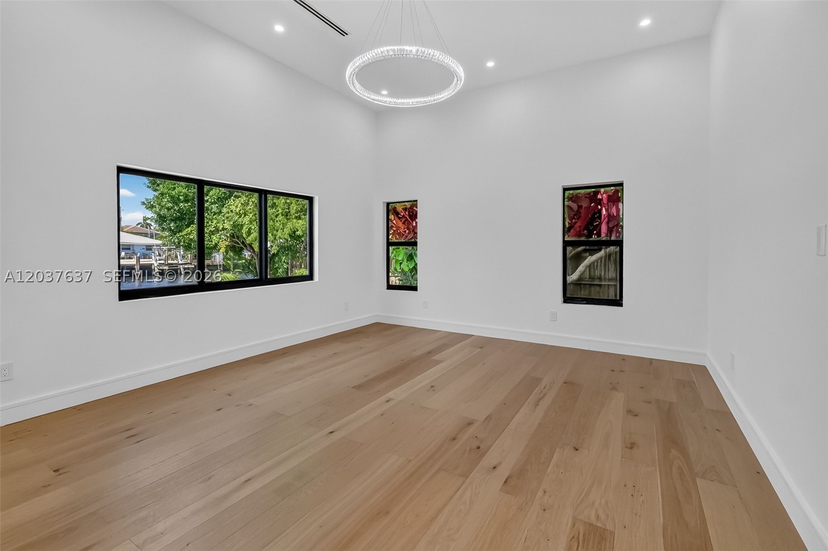 2832 NE 24th Ct Fort Lauderdale, FL 33305