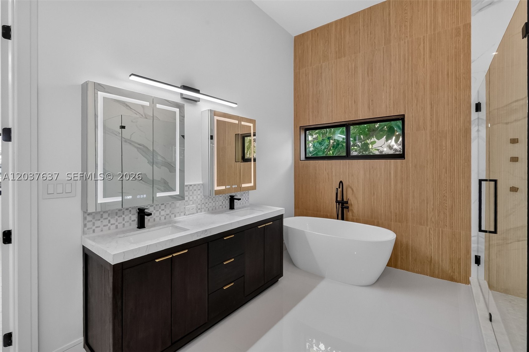 2832 NE 24th Ct Fort Lauderdale, FL 33305