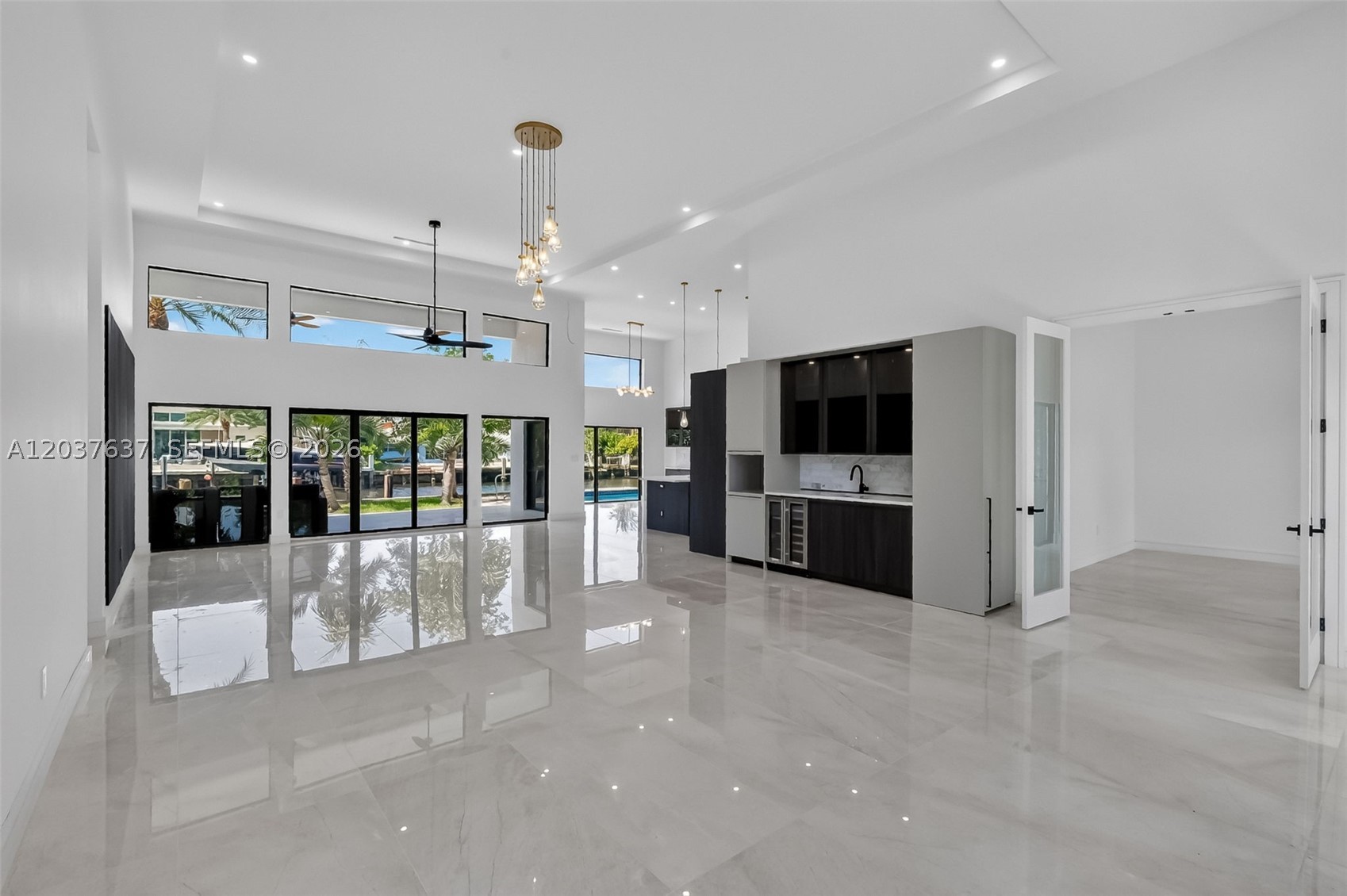 2832 NE 24th Ct Fort Lauderdale, FL 33305