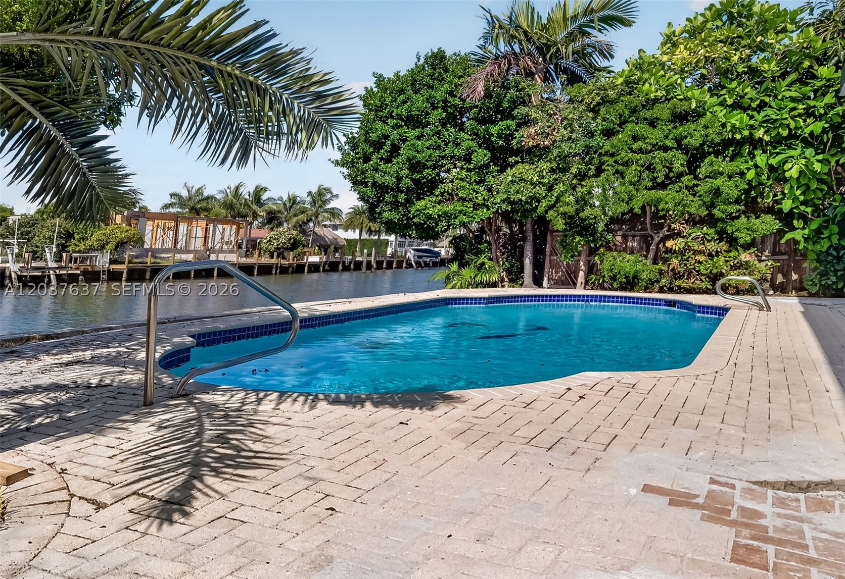 2832 NE 24th Ct Fort Lauderdale, FL 33305