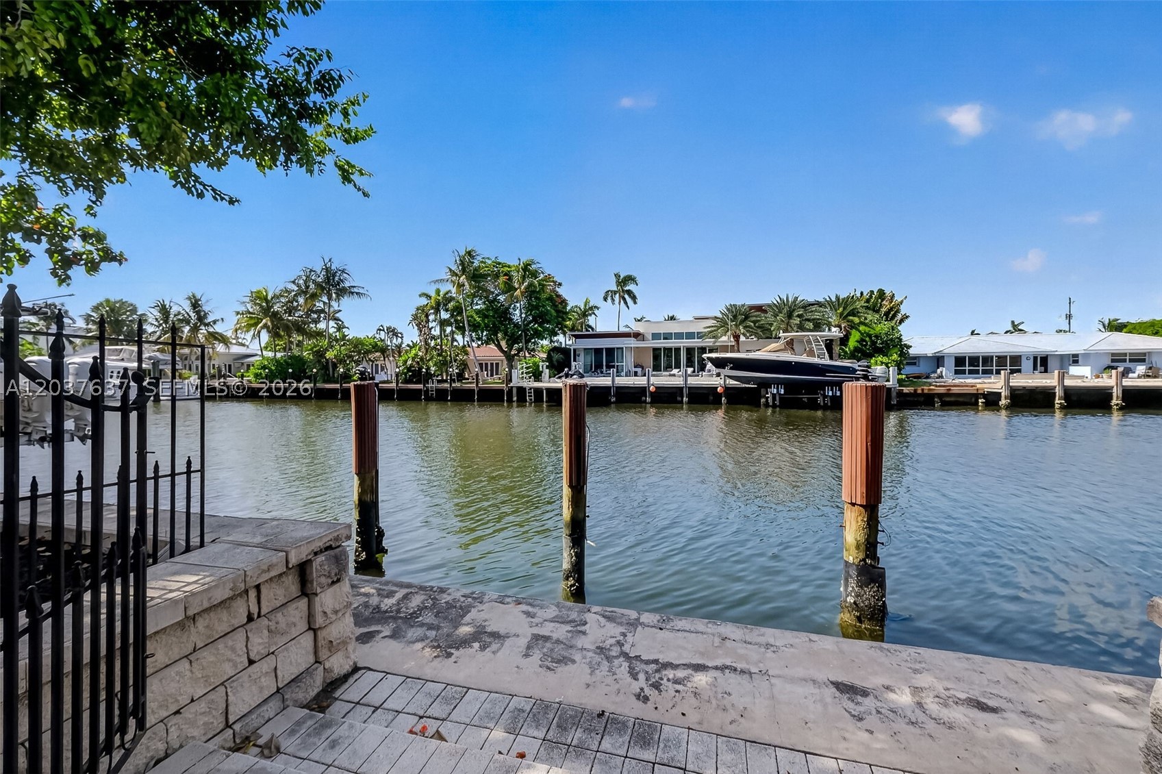 2832 NE 24th Ct Fort Lauderdale, FL 33305