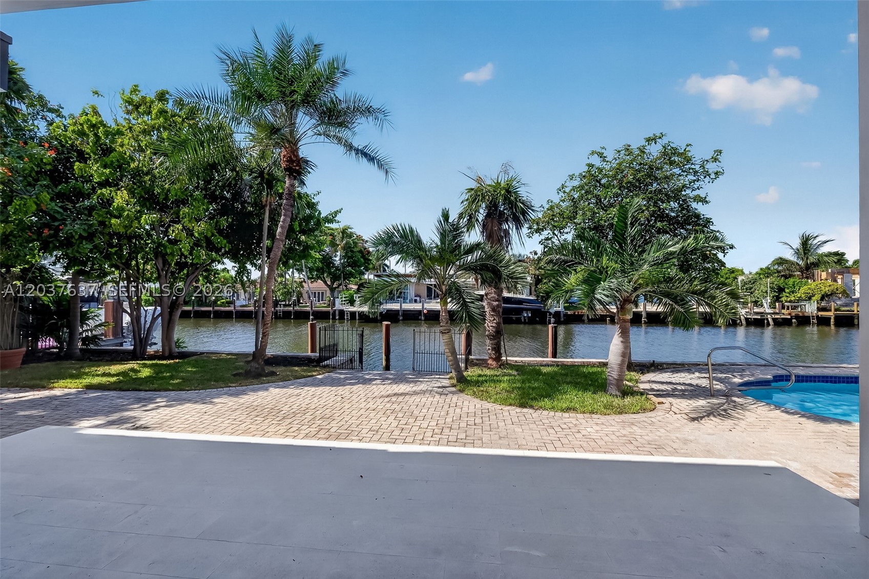 2832 NE 24th Ct Fort Lauderdale, FL 33305