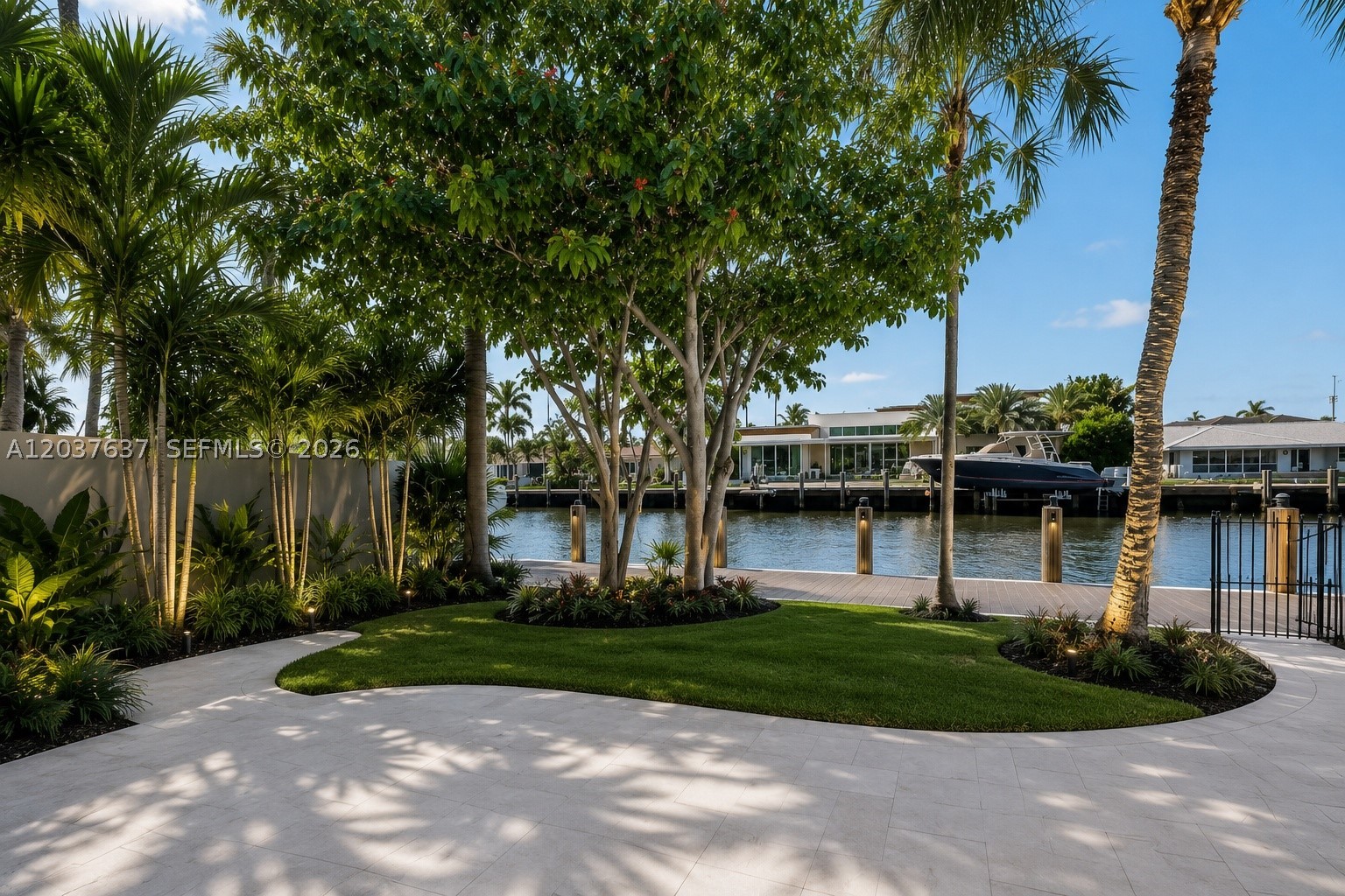 2832 NE 24th Ct Fort Lauderdale, FL 33305