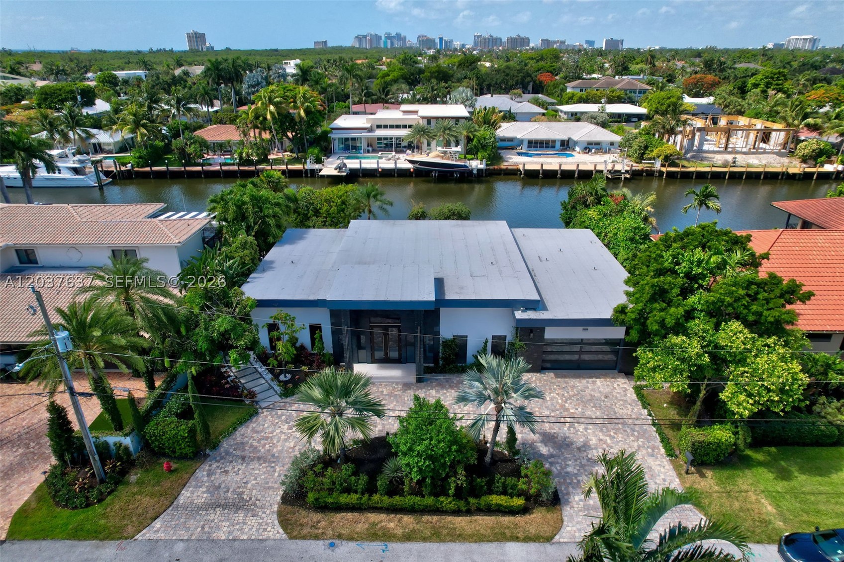 2832 NE 24th Ct Fort Lauderdale, FL 33305