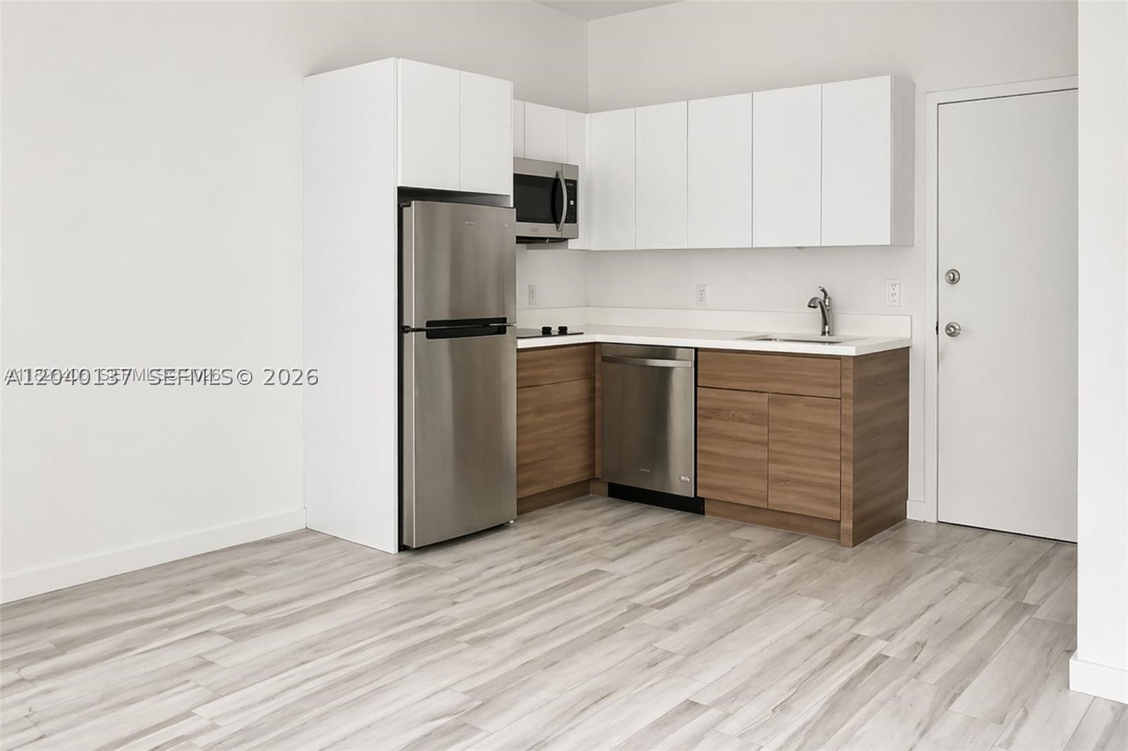 1560 Meridian Ave #206