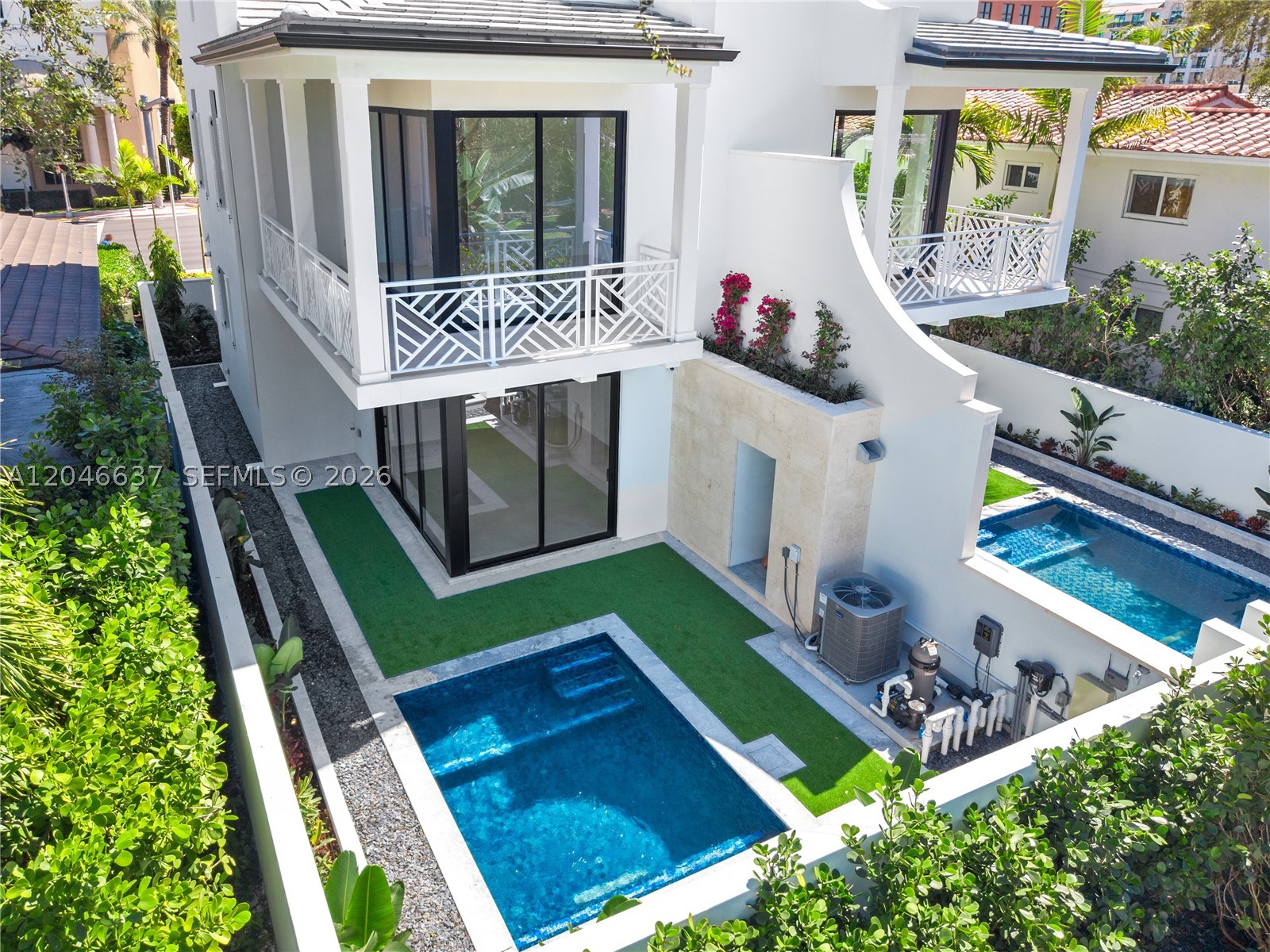 2712 S Le Jeune Rd Coral Gables, FL 33134