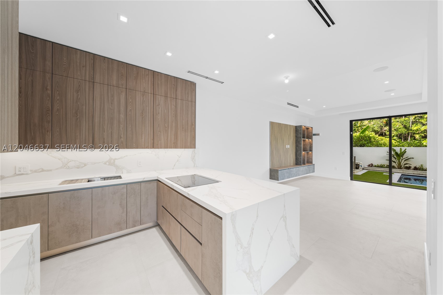 2712 S Le Jeune Rd Coral Gables, FL 33134