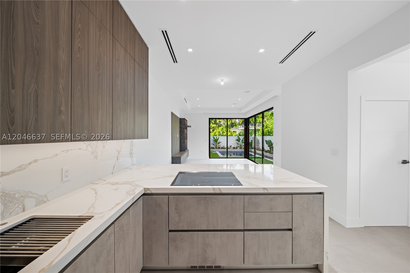 2712 S Le Jeune Rd Coral Gables, FL 33134