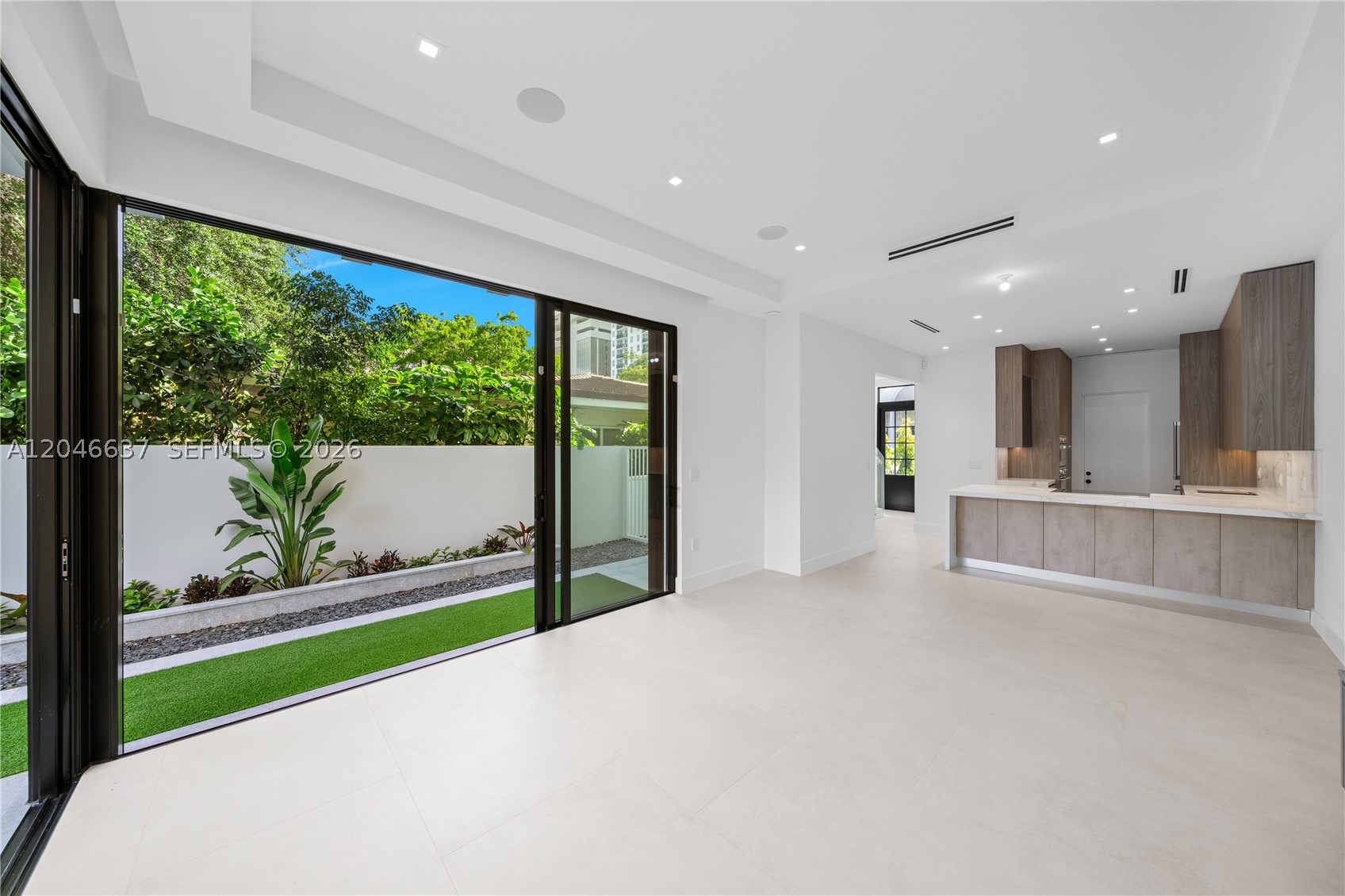 2712 S Le Jeune Rd Coral Gables, FL 33134