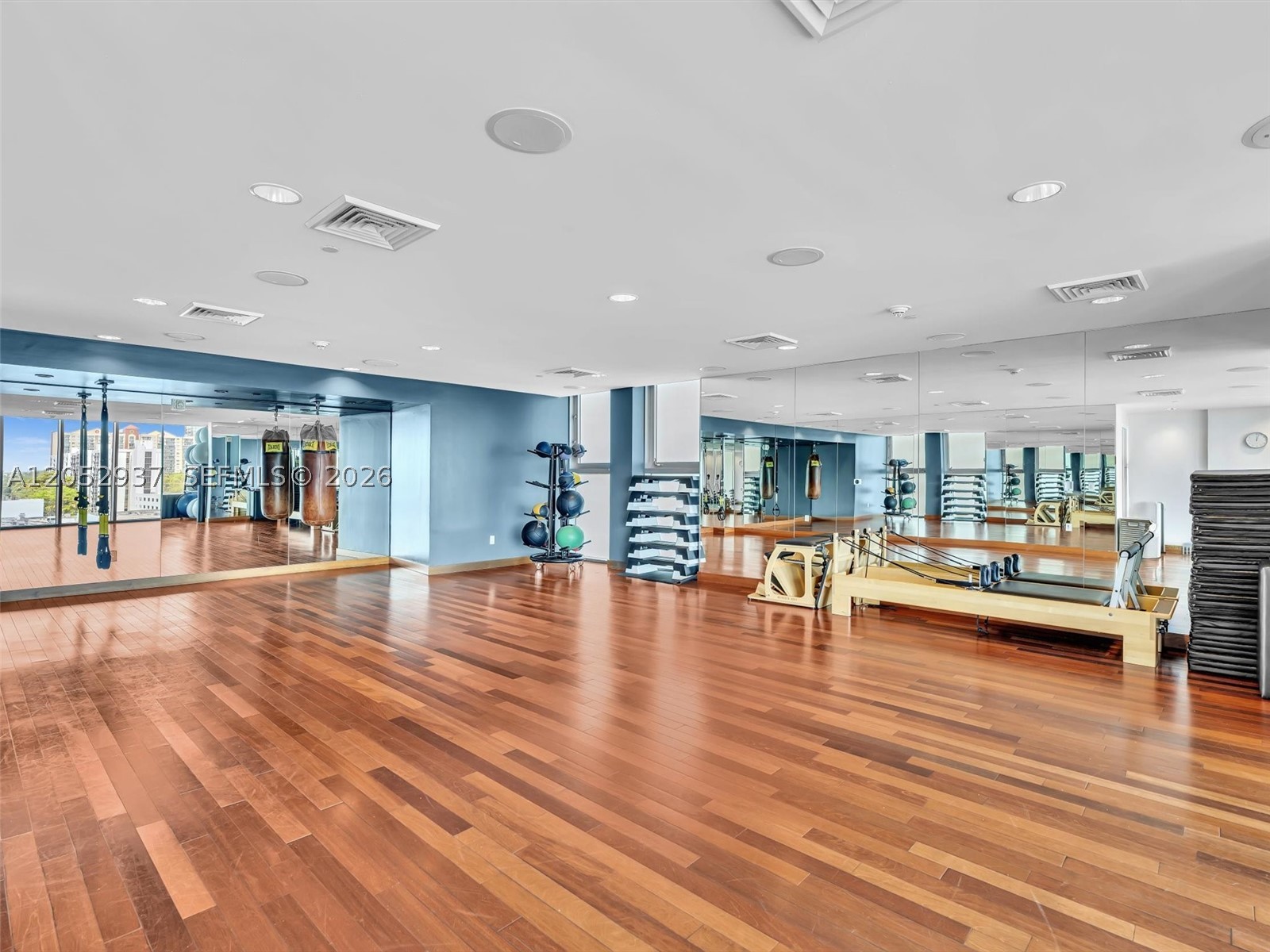 image Jade Beach42