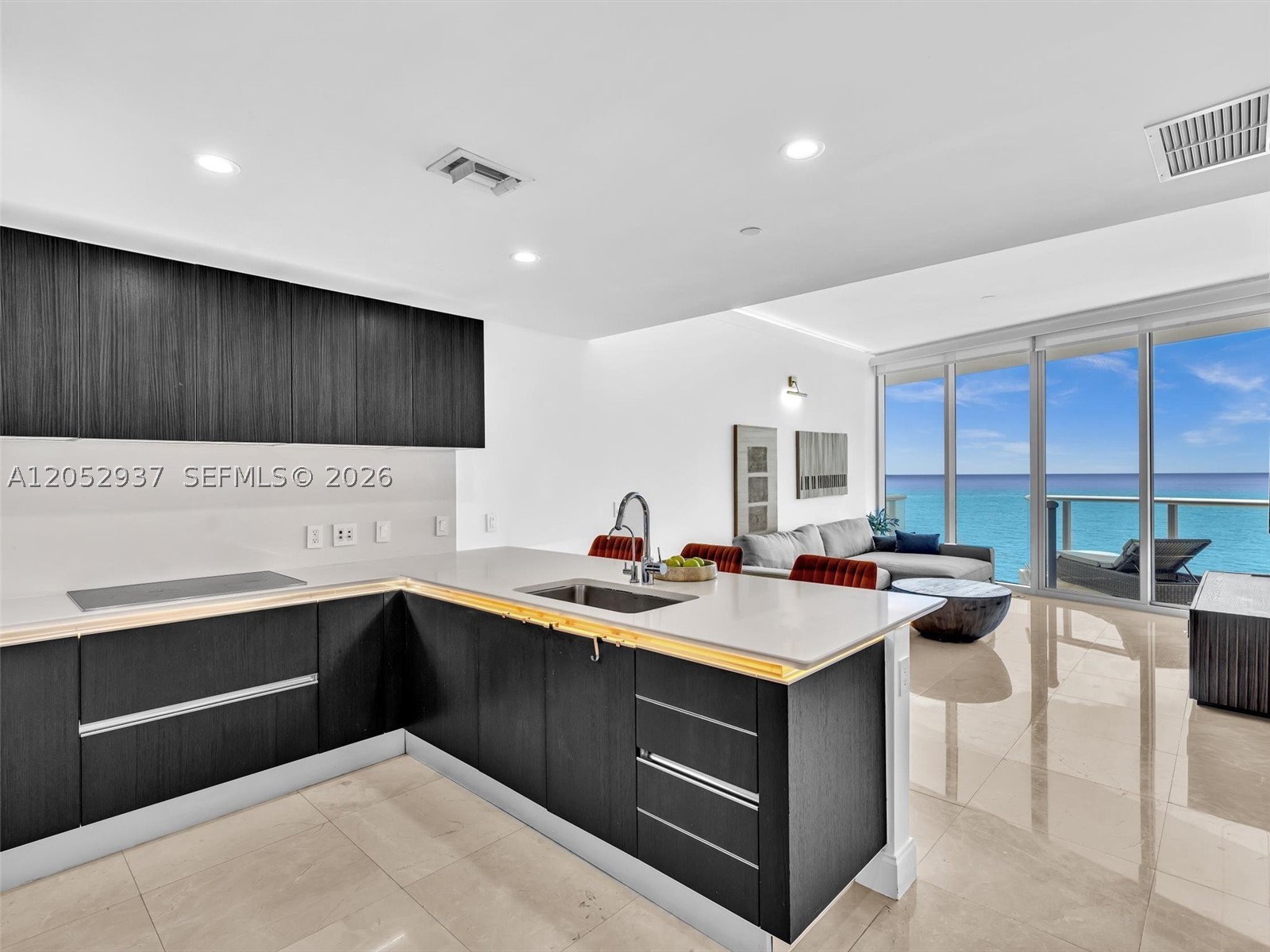 image Jade Beach4